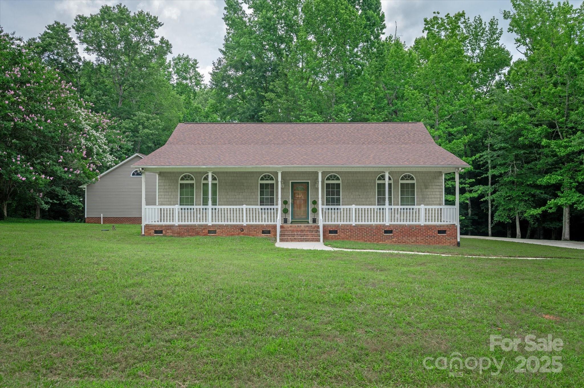 441 Vermilion Drive Property Photo 1