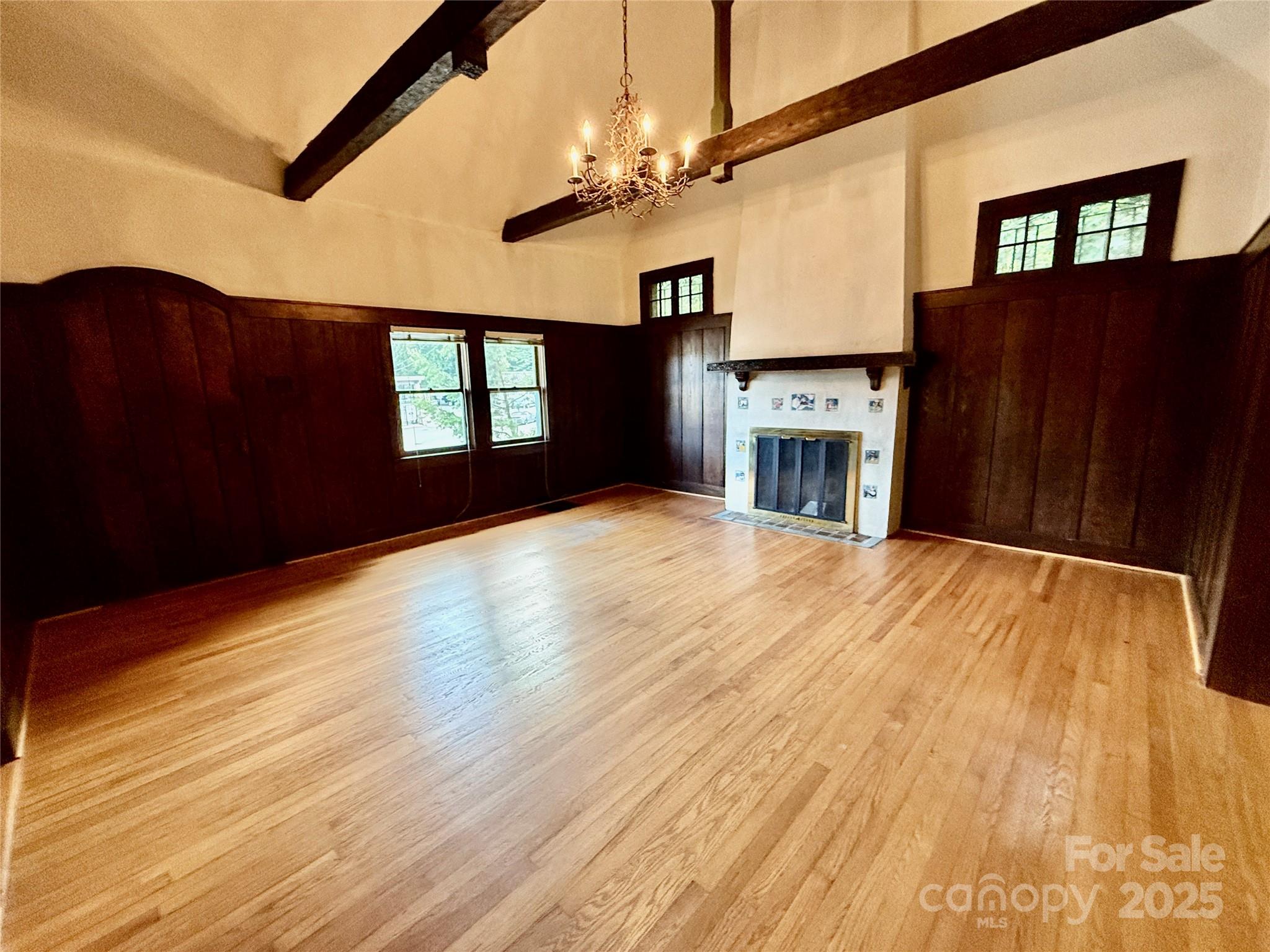 43 E Howard Street Property Photo 3
