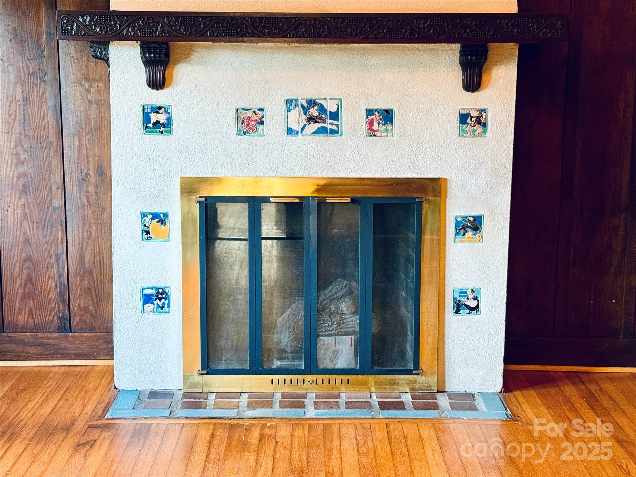 43 E Howard Street Property Photo 5