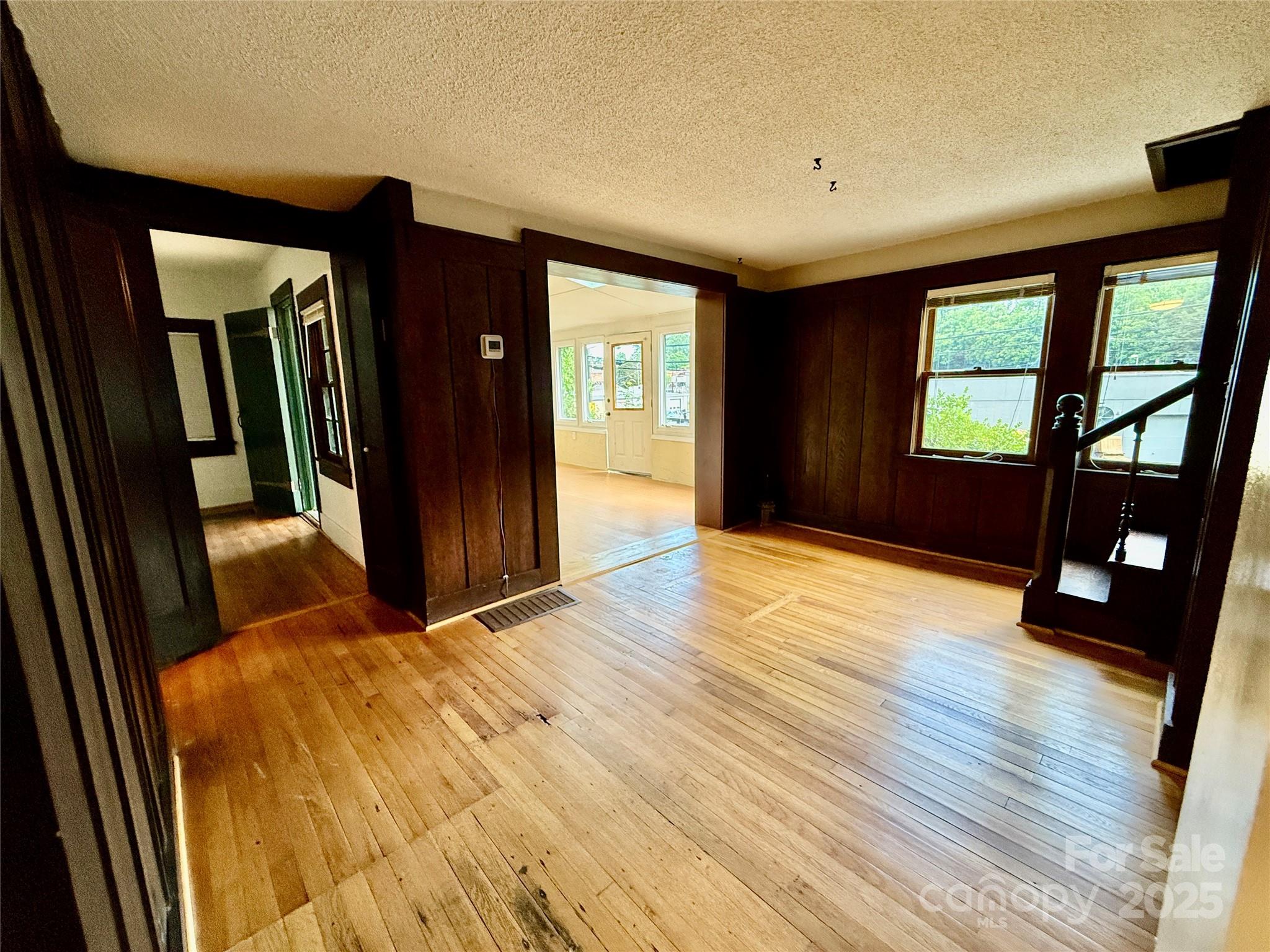 43 E Howard Street Property Photo 11