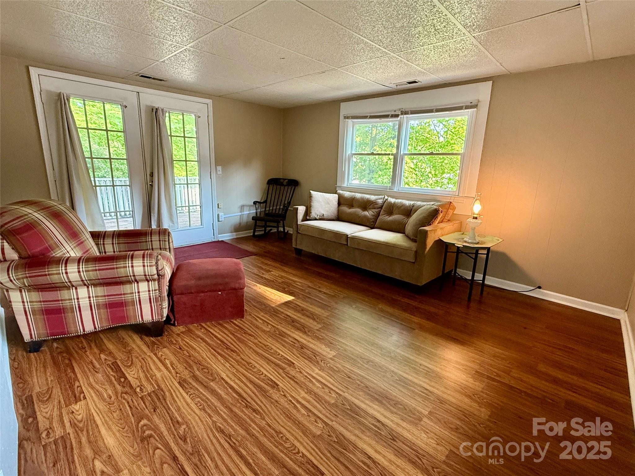 43 E Howard Street Property Photo 20