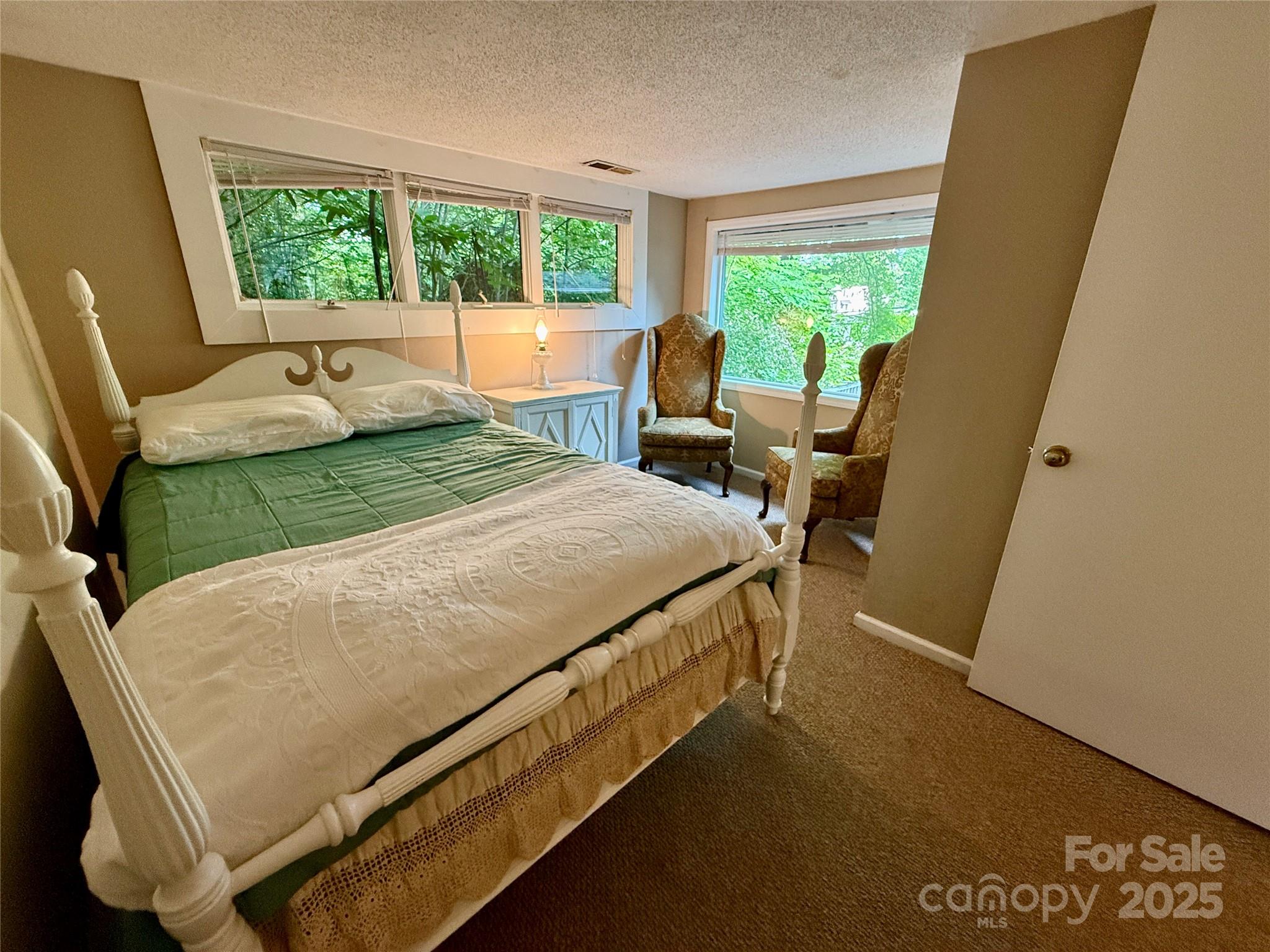 43 E Howard Street Property Photo 22