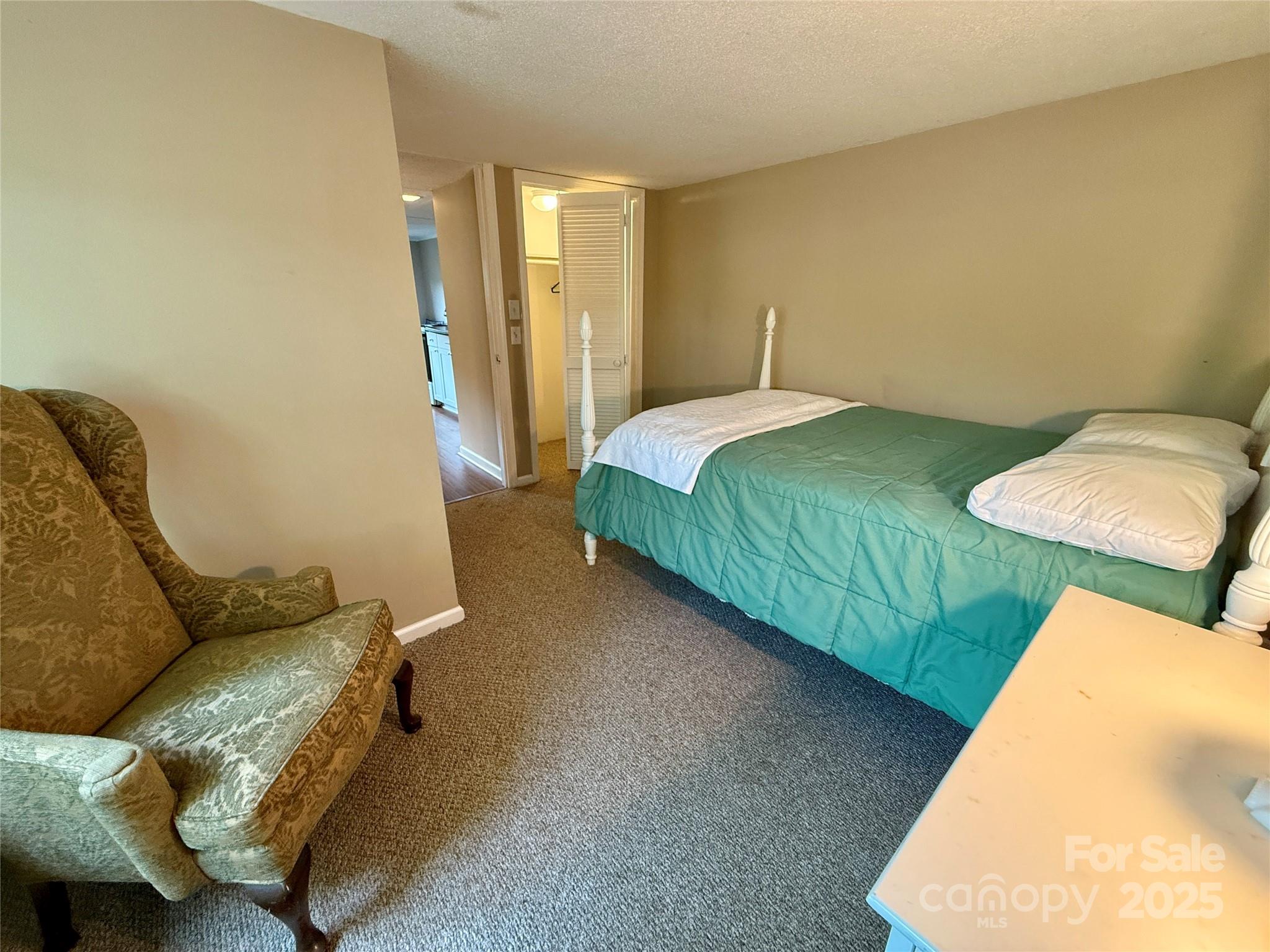 43 E Howard Street Property Photo 23