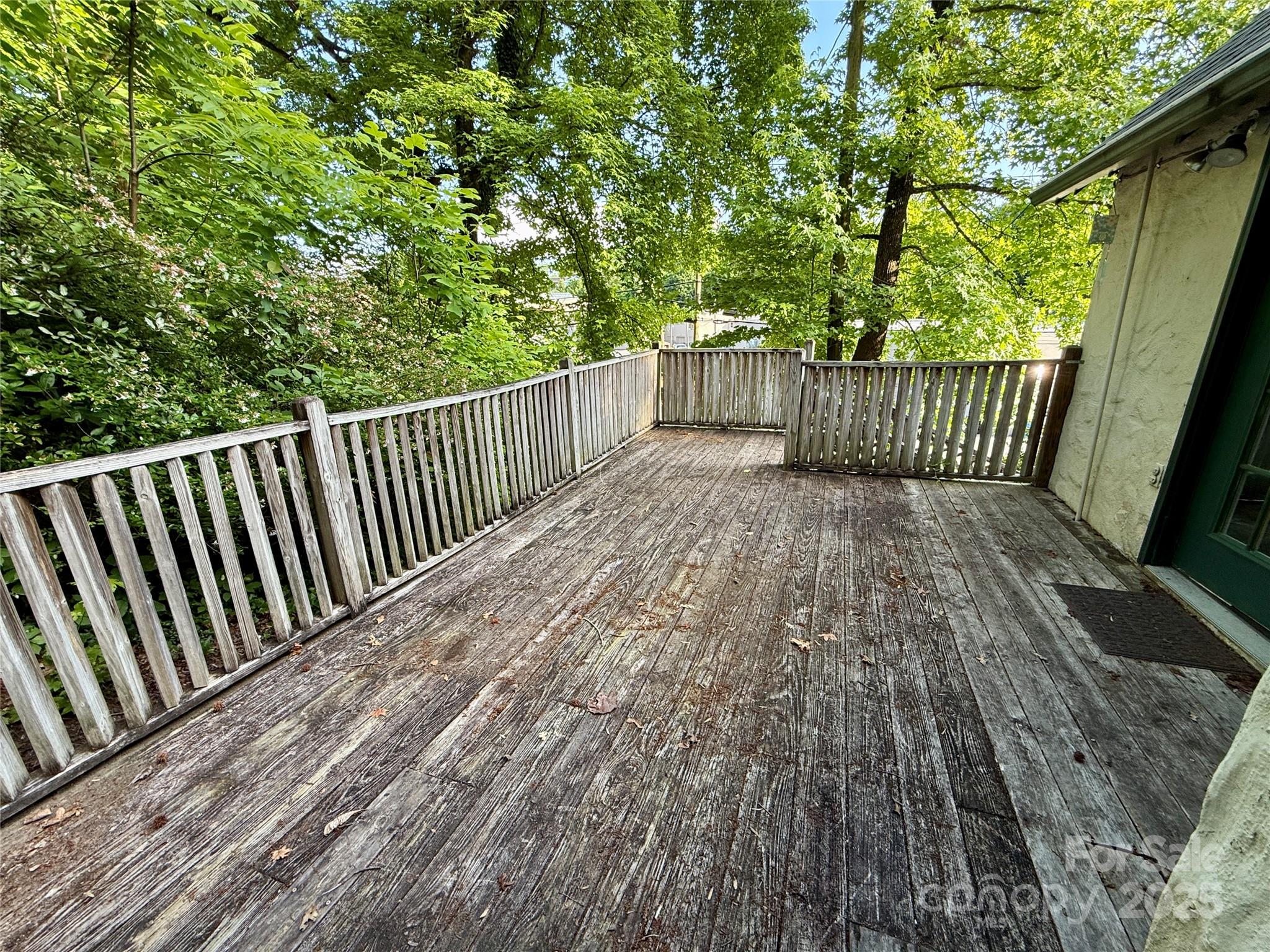 43 E Howard Street Property Photo 26