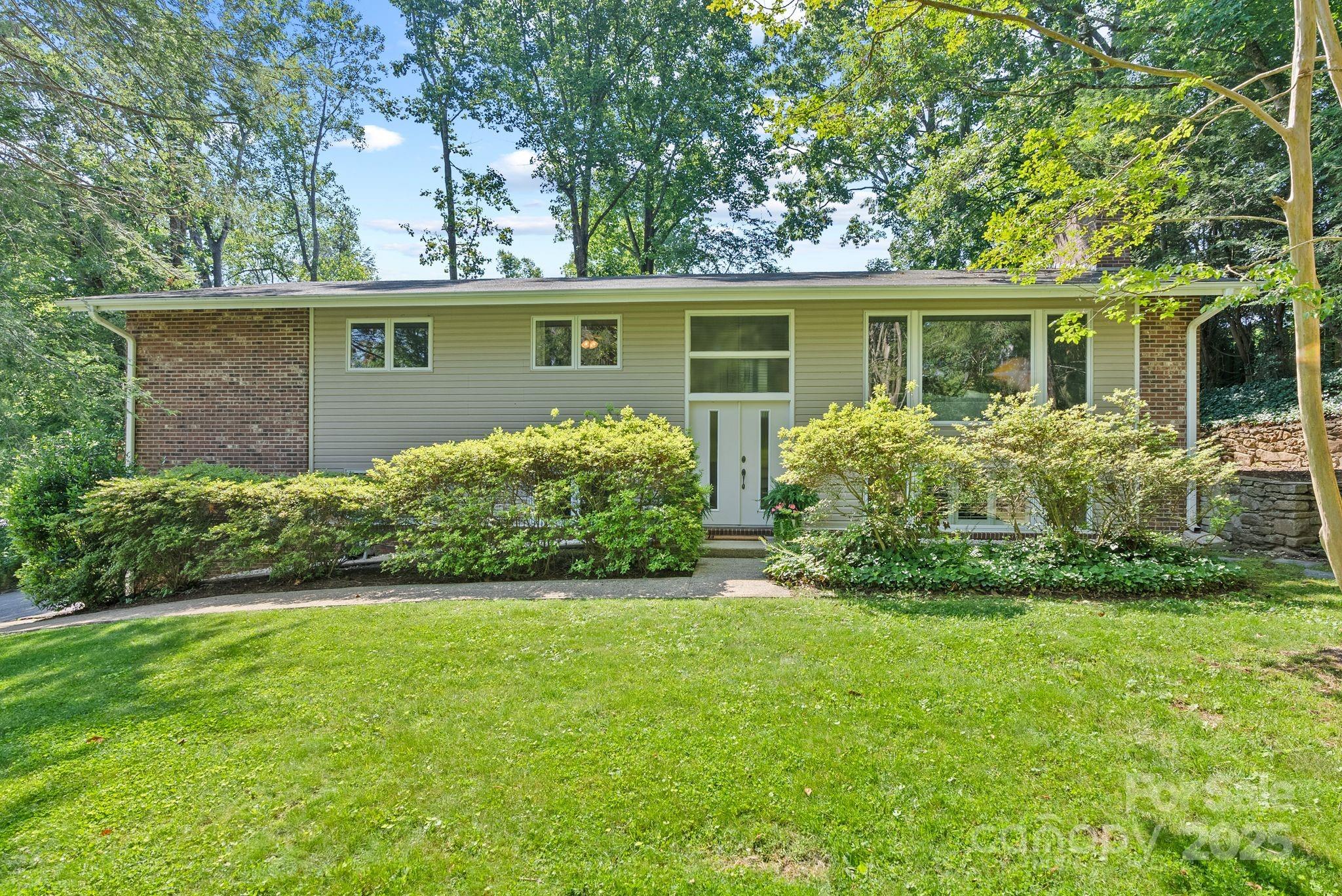 6 Willow Road Property Photo 1