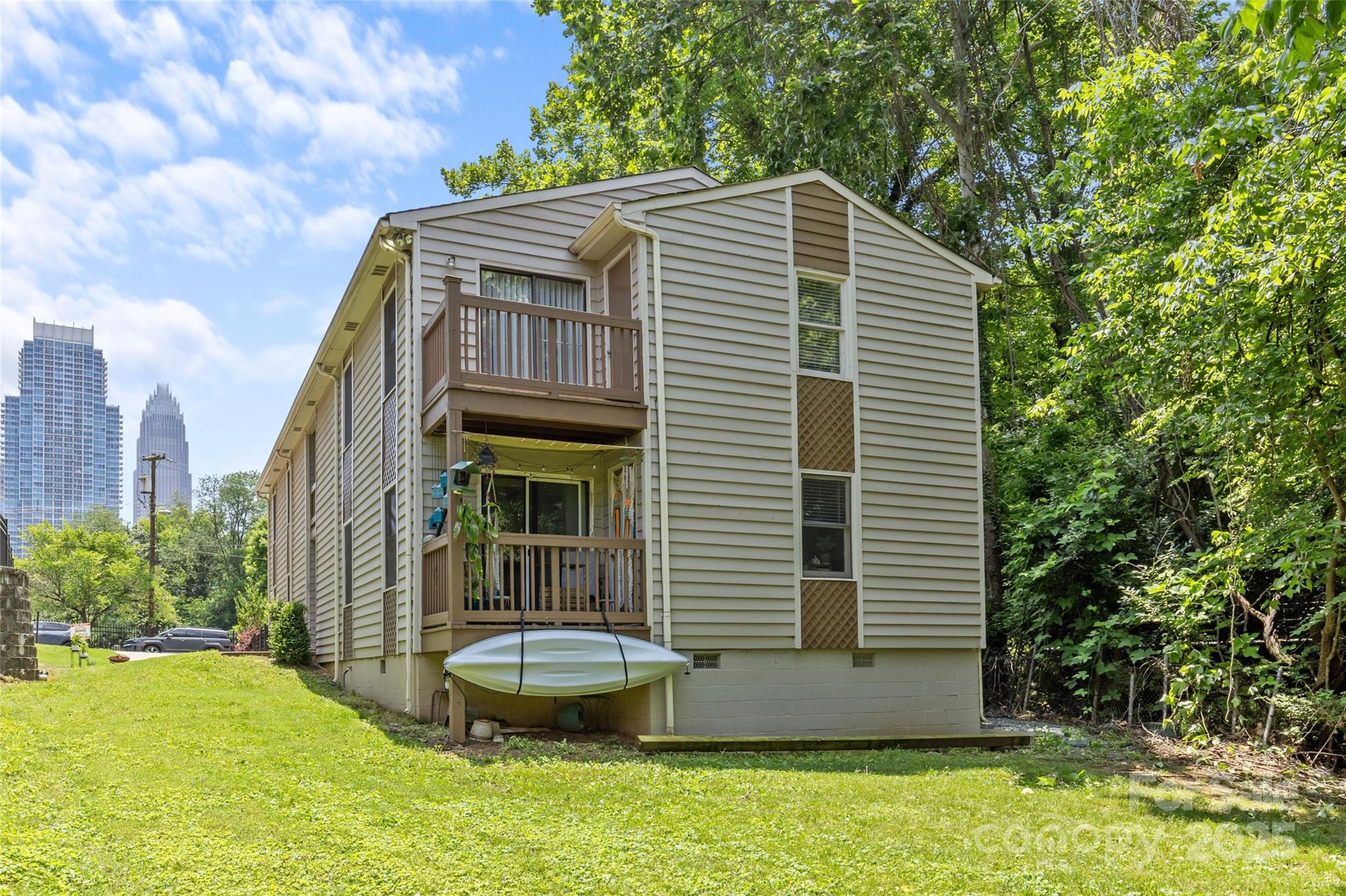 221 N Cedar Street Property Photo