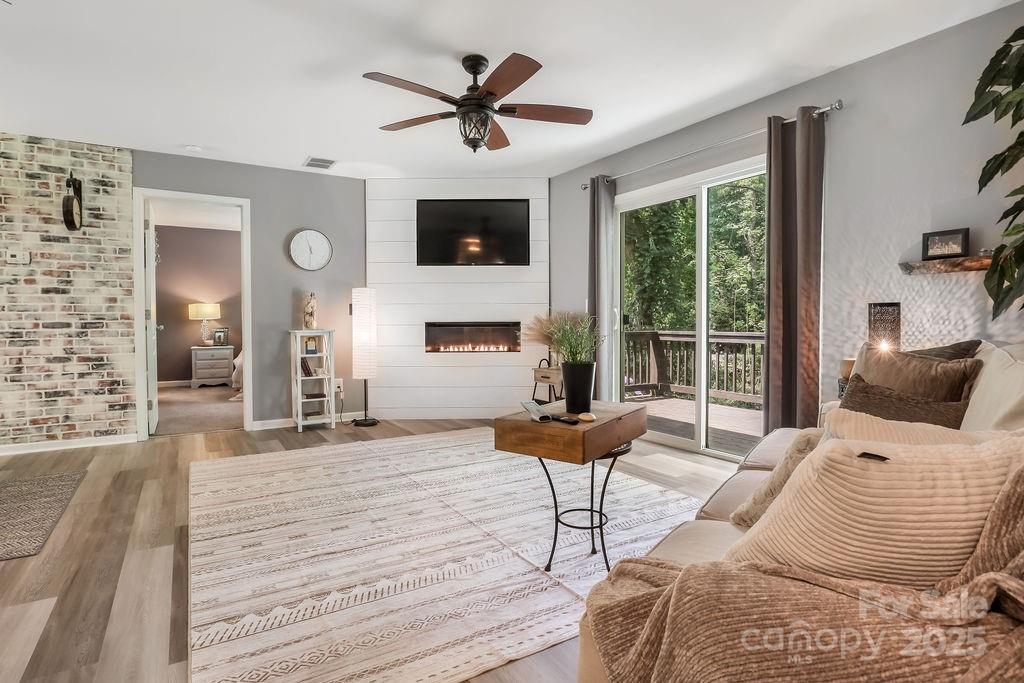 57 Fair Hollow Lane Property Photo 3