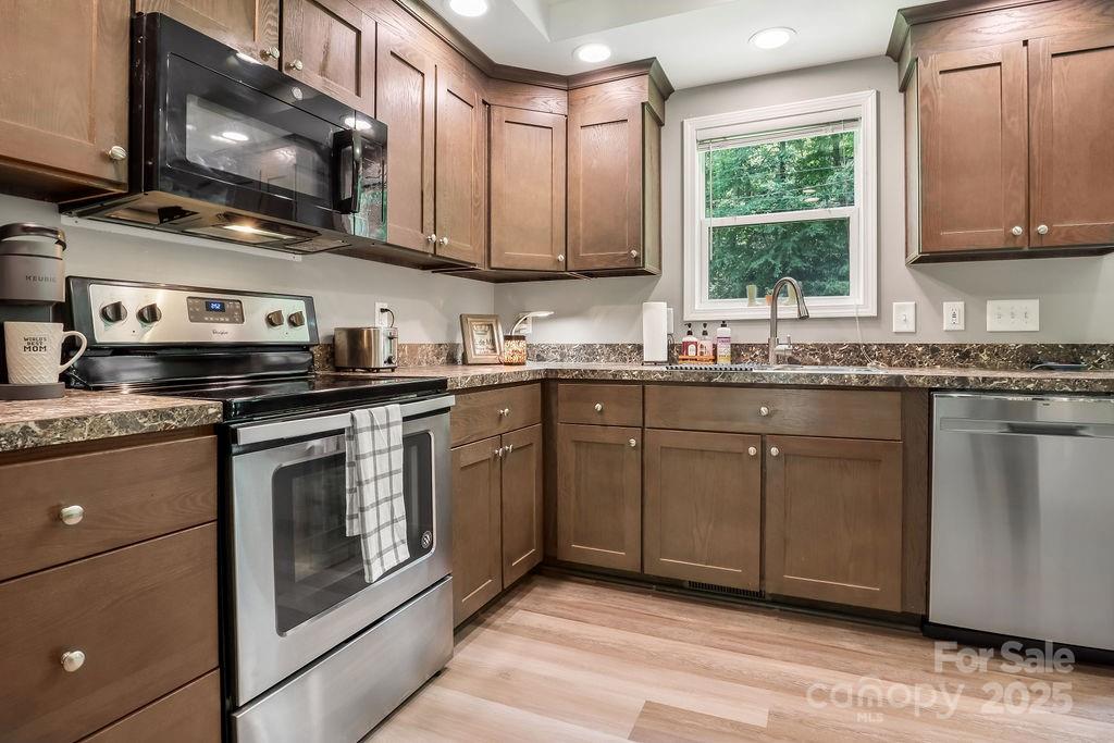 57 Fair Hollow Lane Property Photo 8