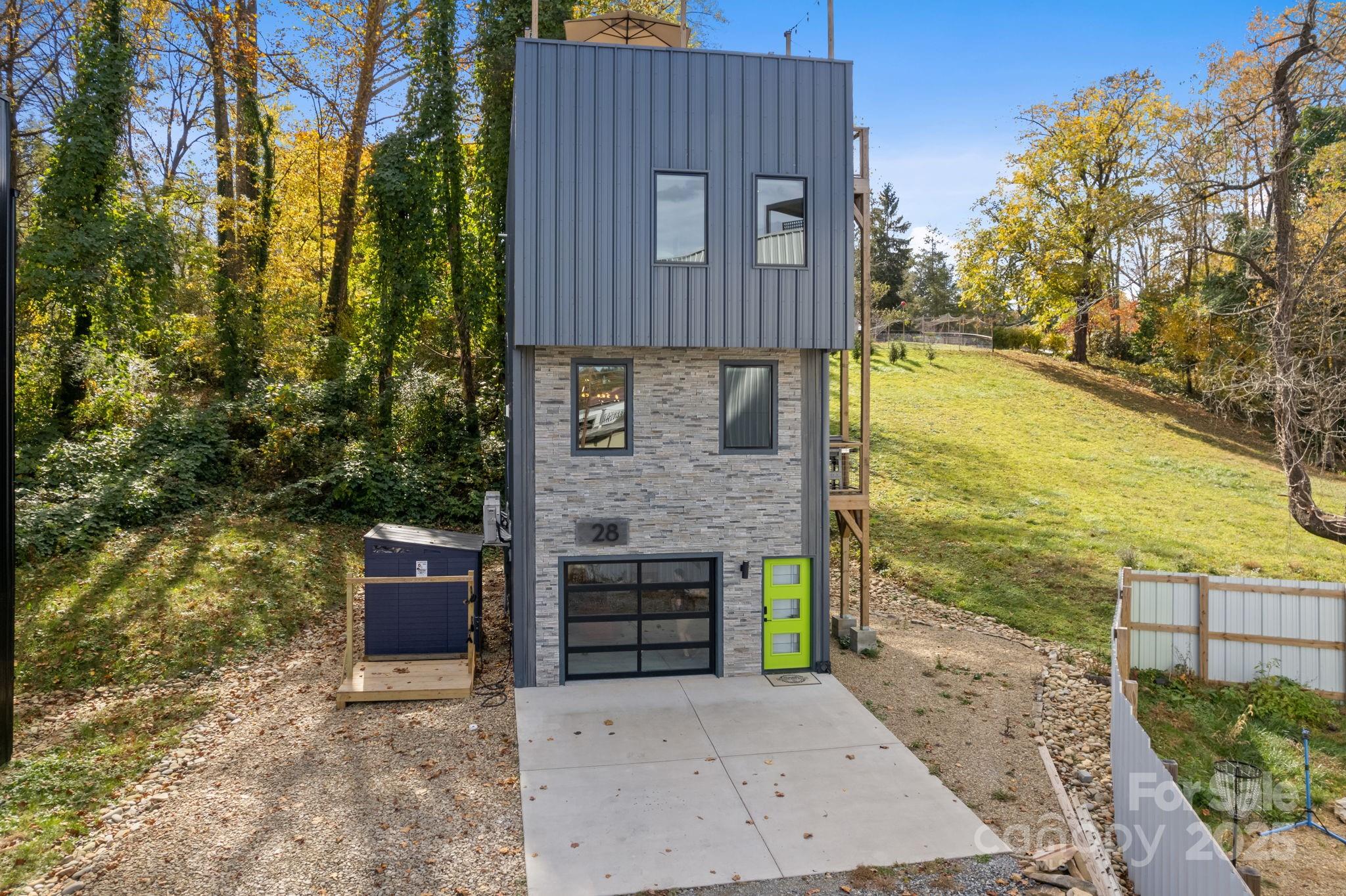 28 Carrick Lane Property Photo 1