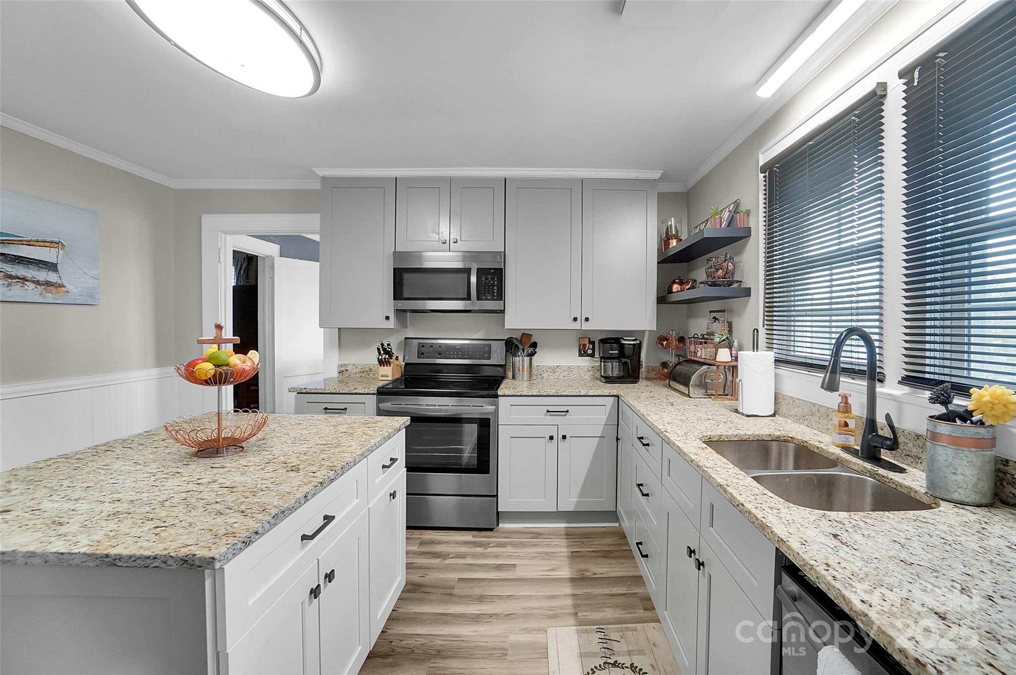 2420 Kannapolis Highway Property Photo 8