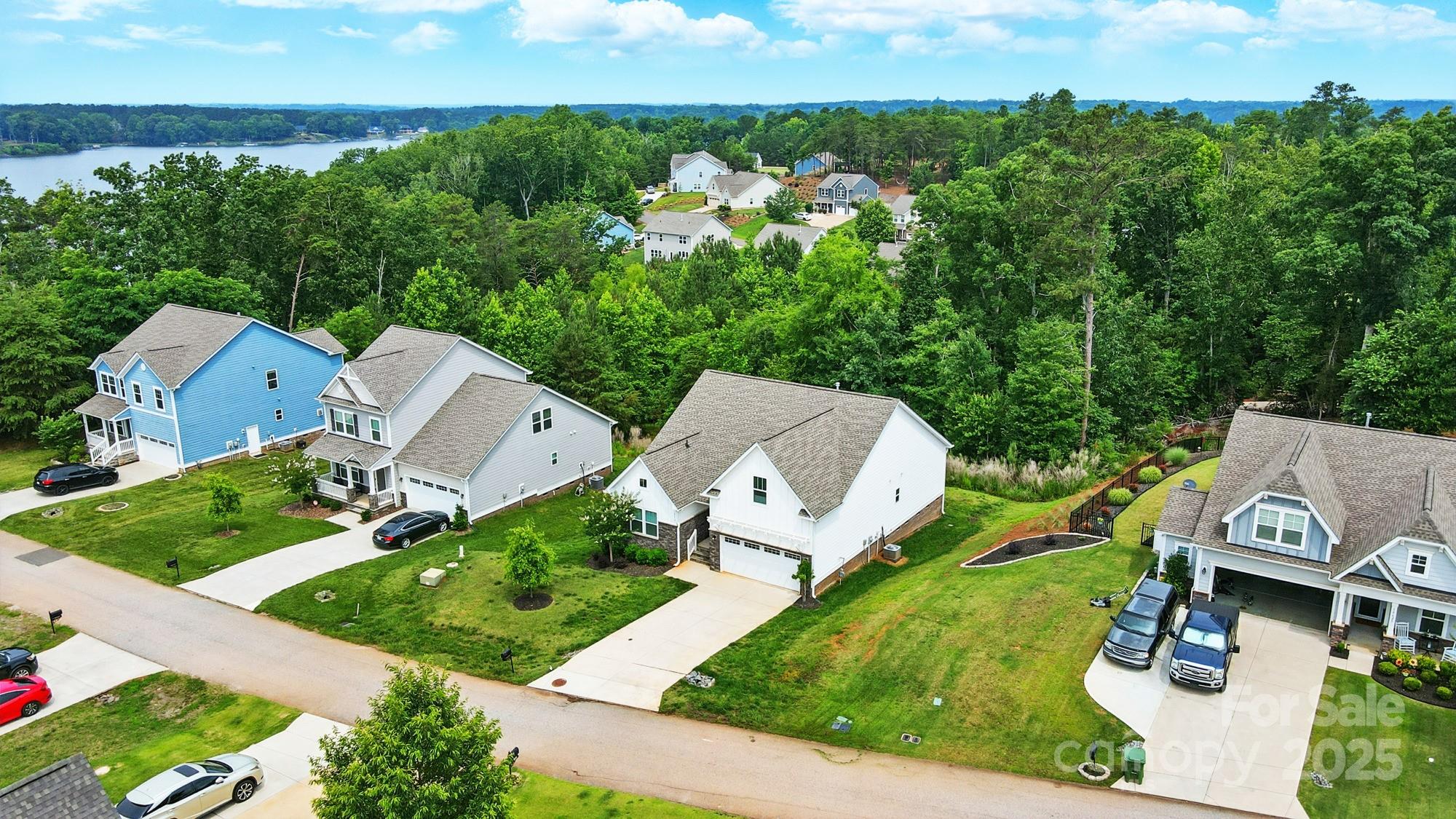 18619 Mainsail Court Property Photo 3