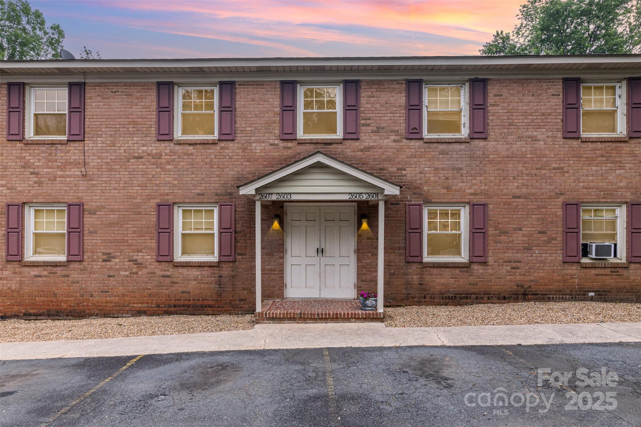 2607 Vail Avenue Property Photo 7