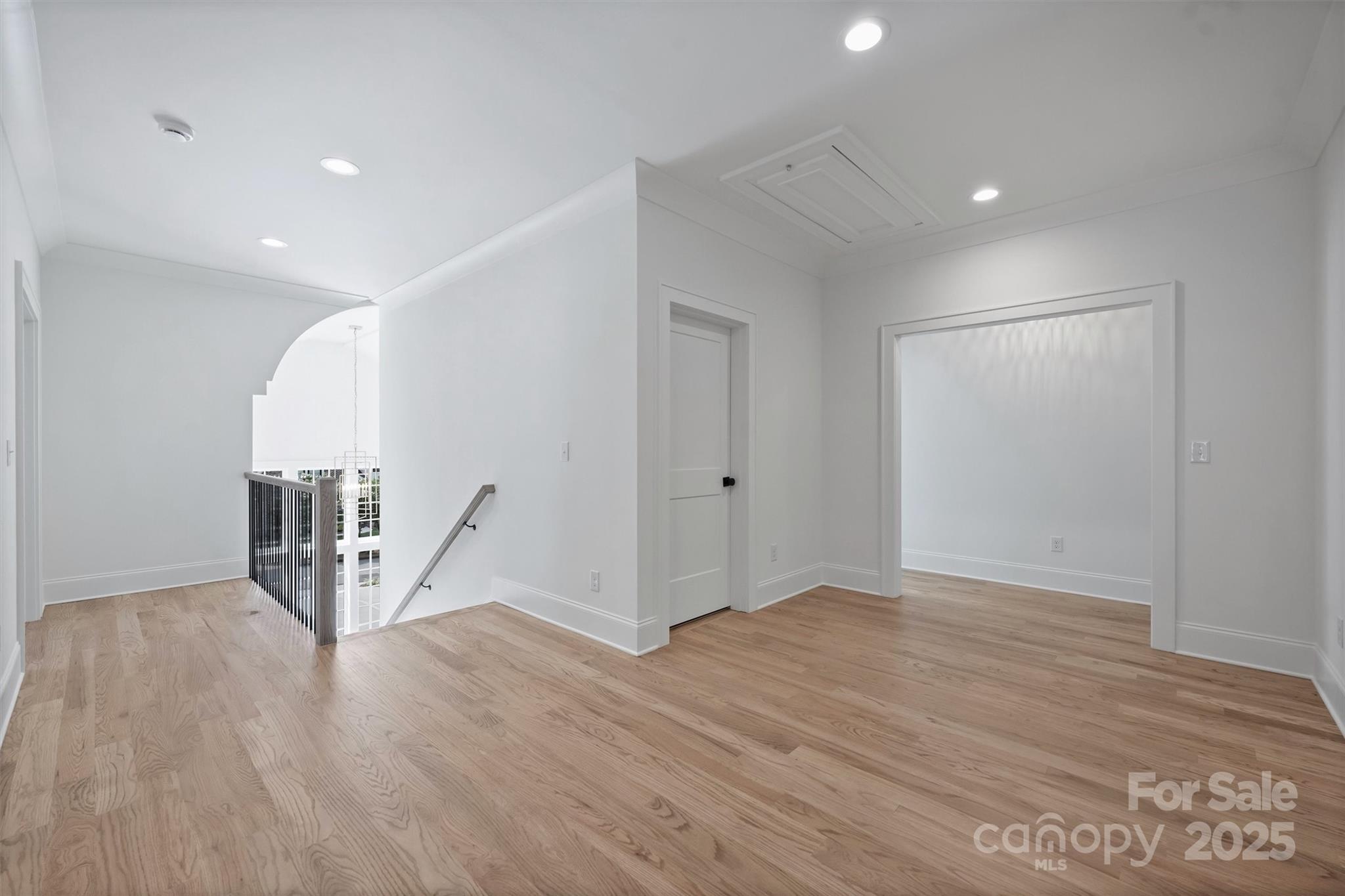 2921 Windsor Avenue Property Photo 27