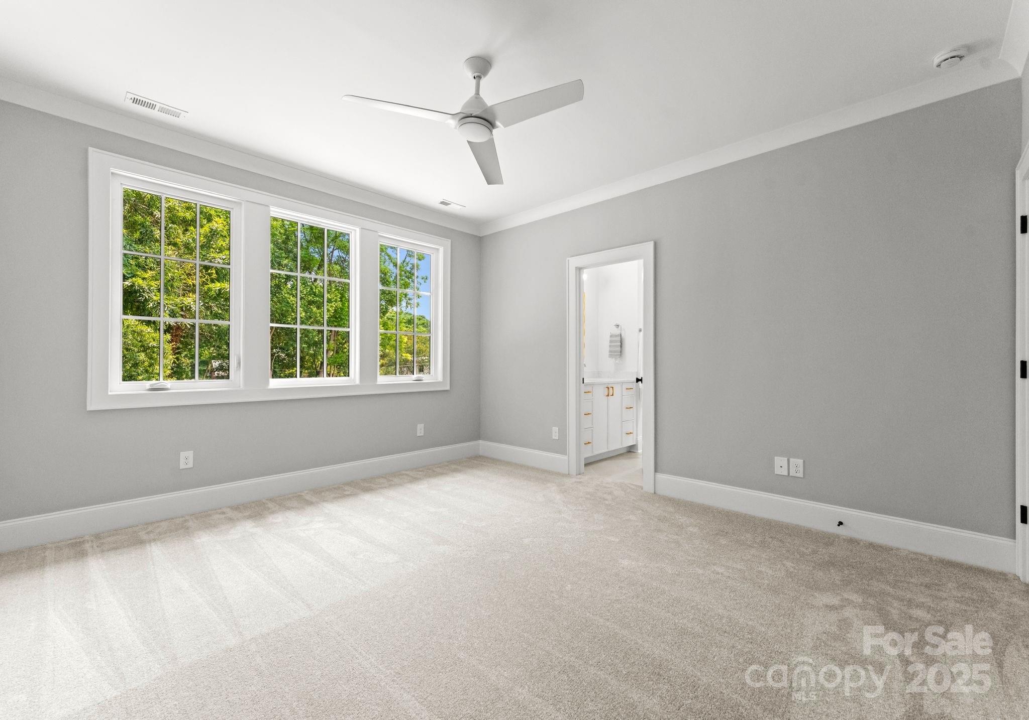 2921 Windsor Avenue Property Photo 28