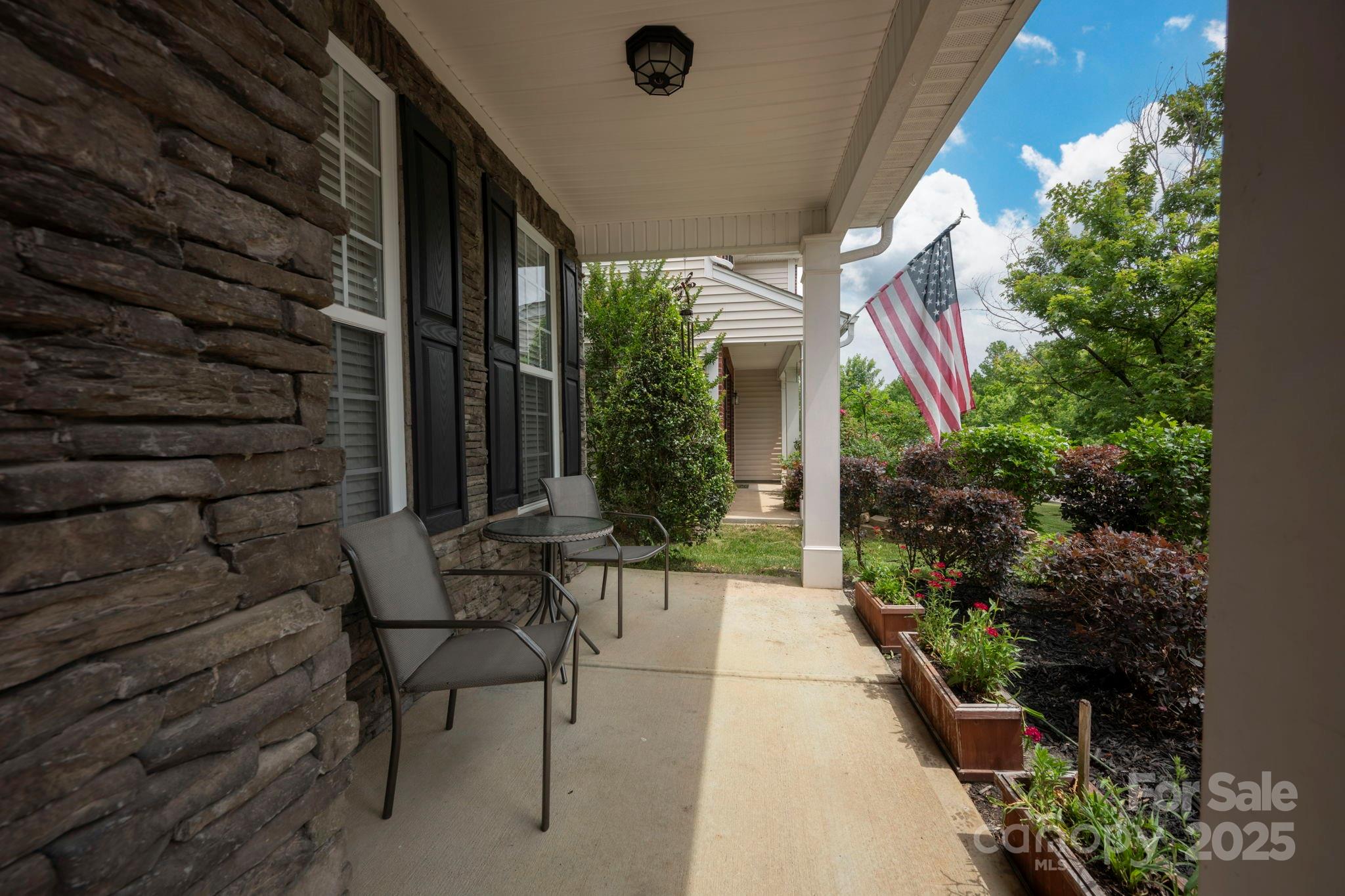 3351 Streamside Drive Property Photo 2