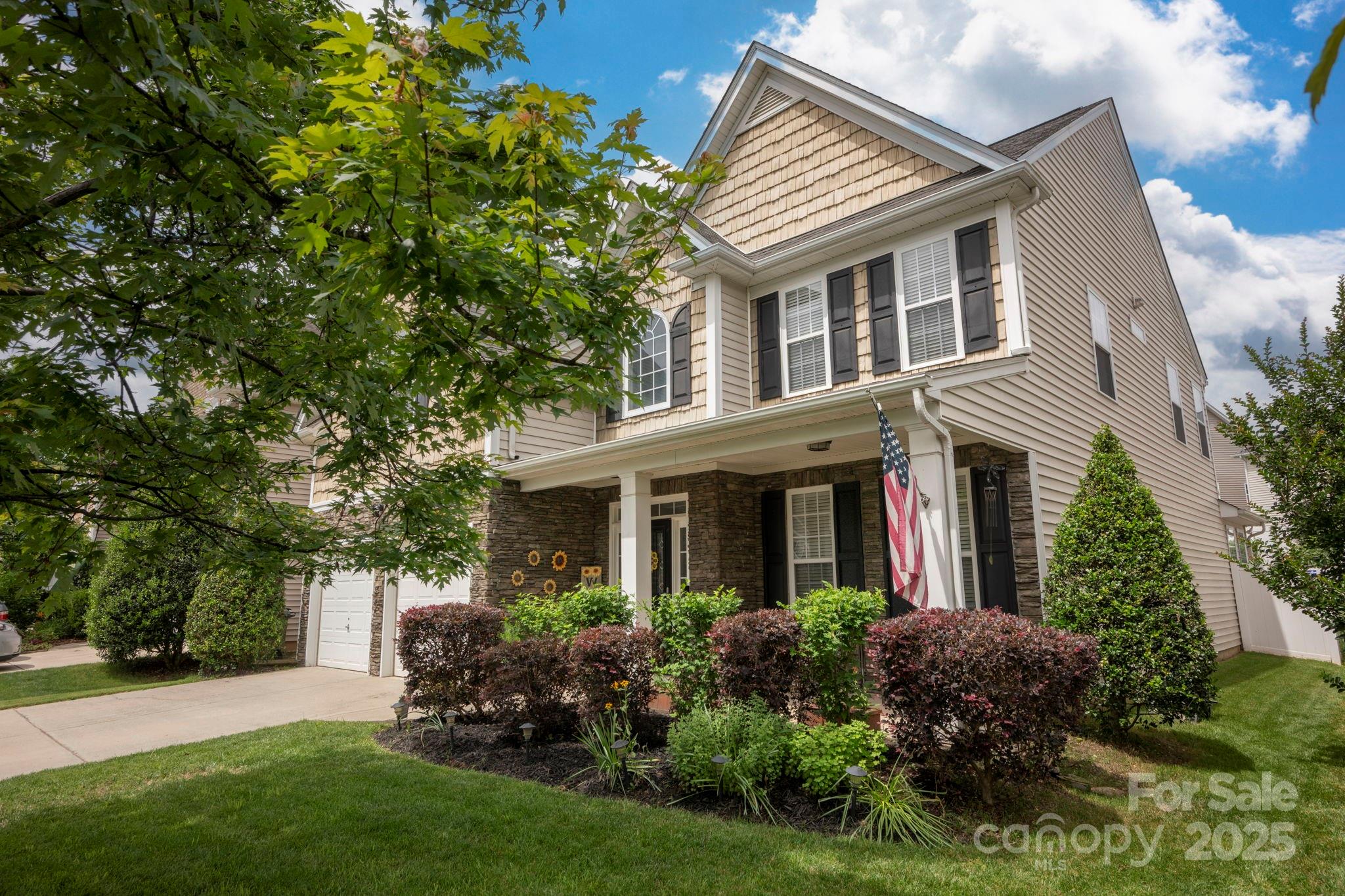 3351 Streamside Drive Property Photo 4