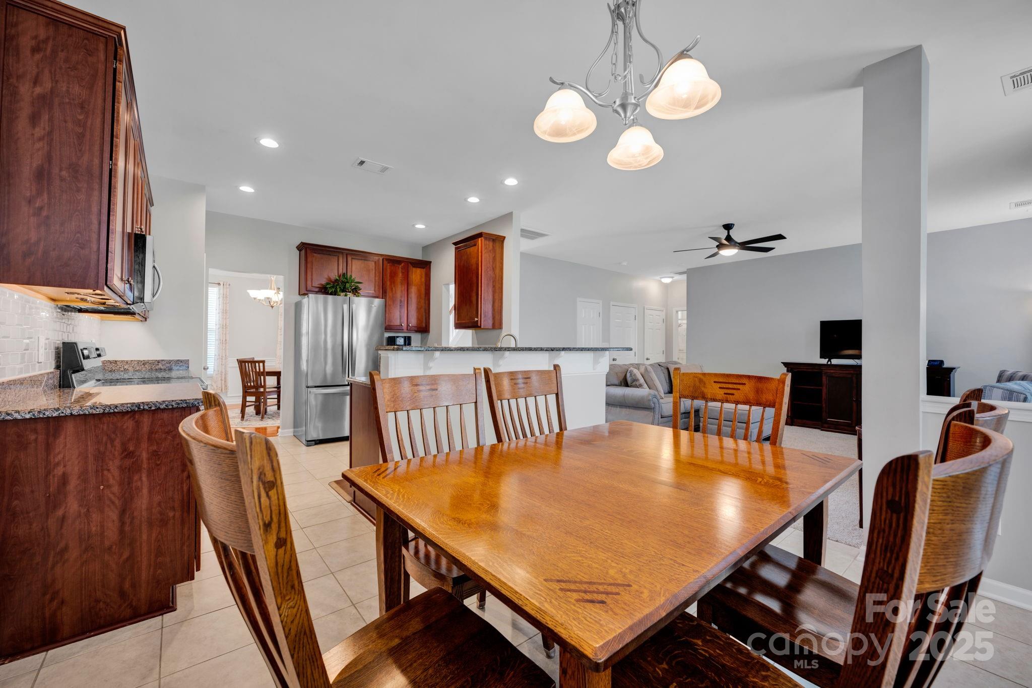 3351 Streamside Drive Property Photo 11