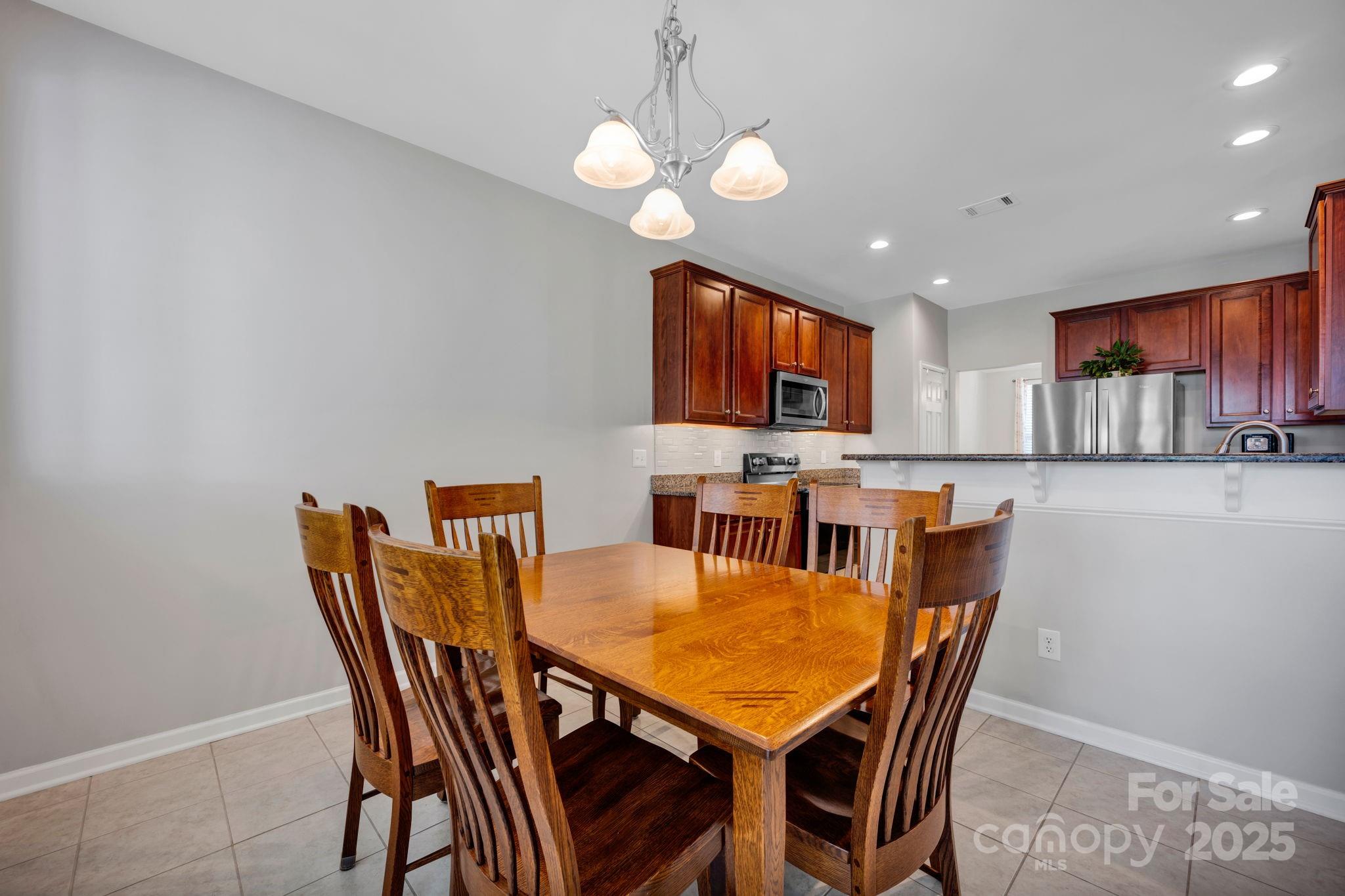 3351 Streamside Drive Property Photo 12
