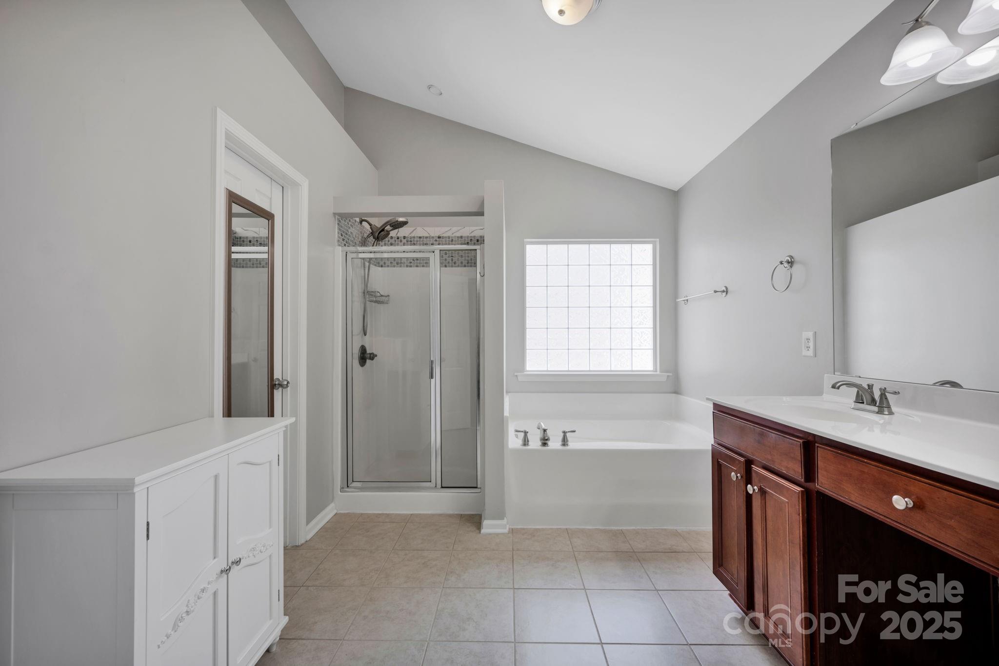 3351 Streamside Drive Property Photo 27