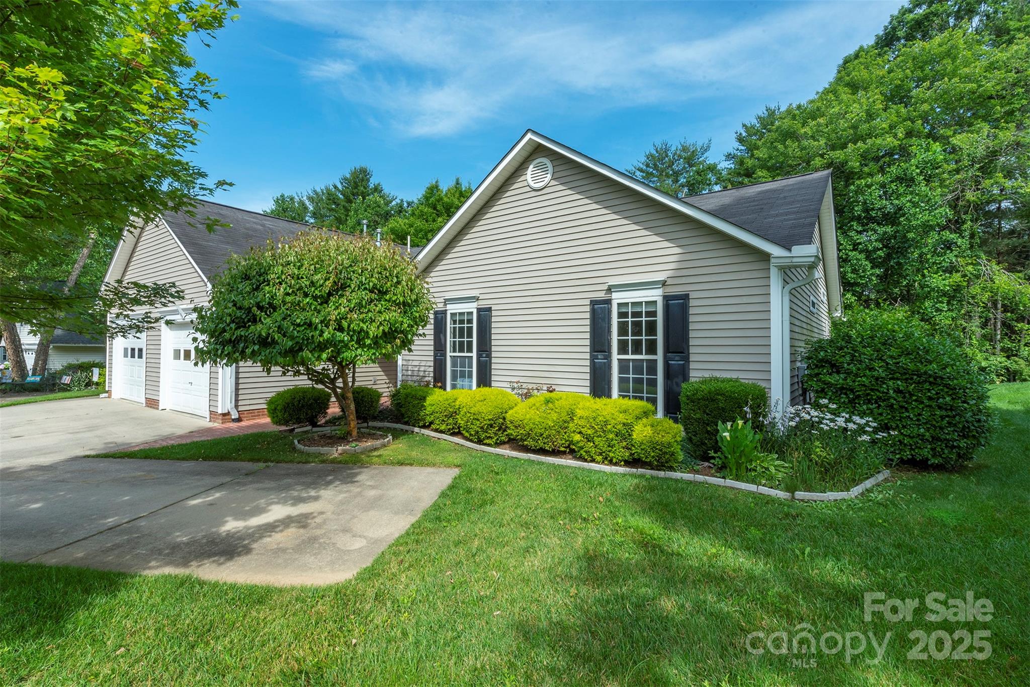 16 Red Barn Lane Property Photo 1