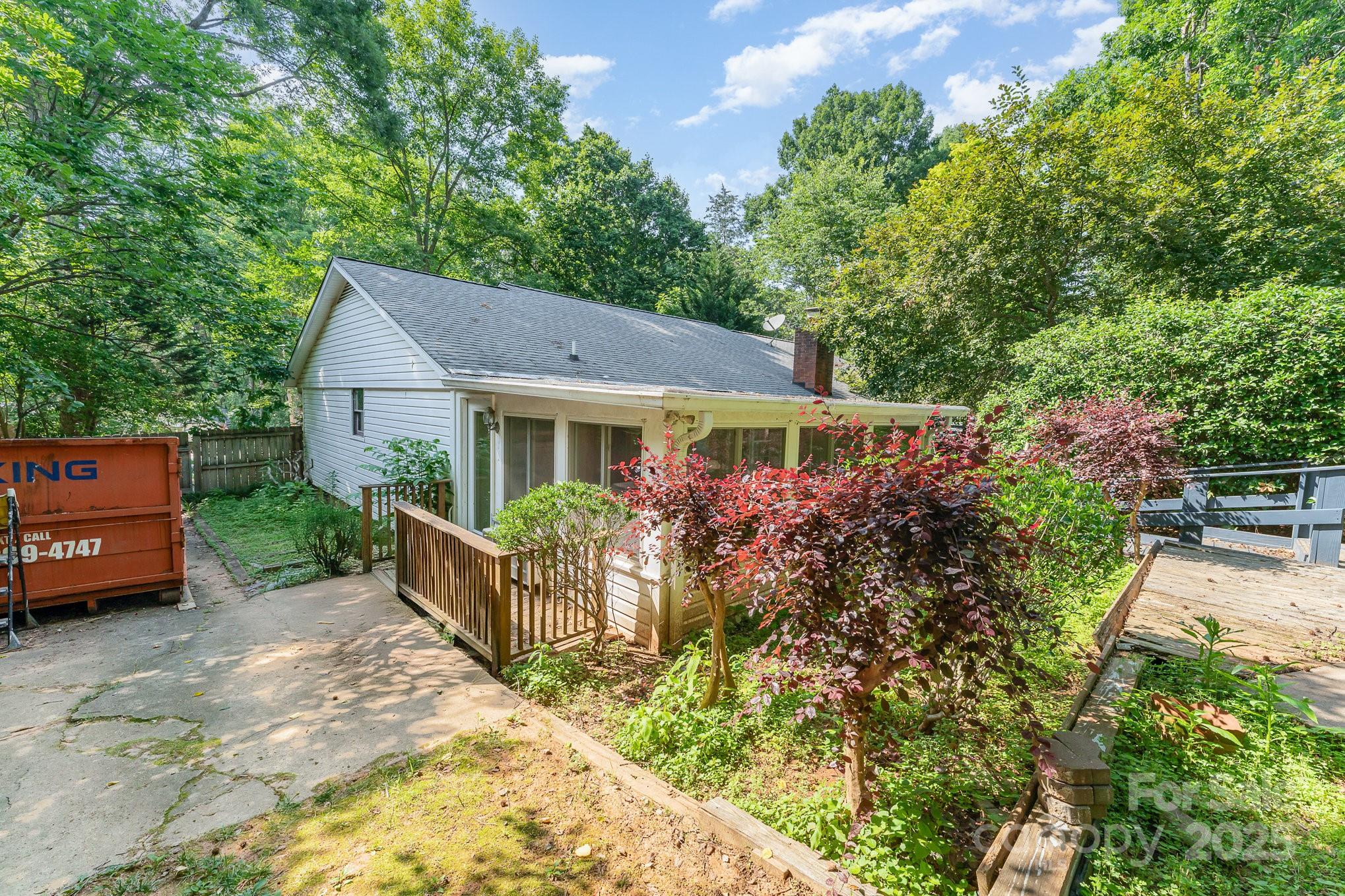 220 Blackberry Trail Property Photo 30
