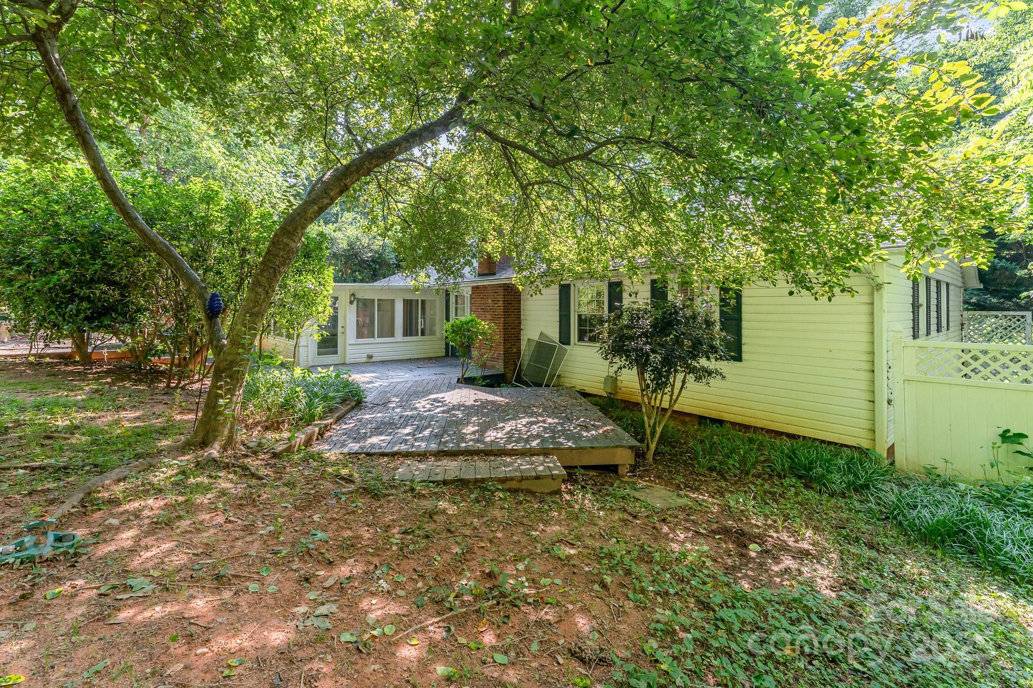 220 Blackberry Trail Property Photo 35