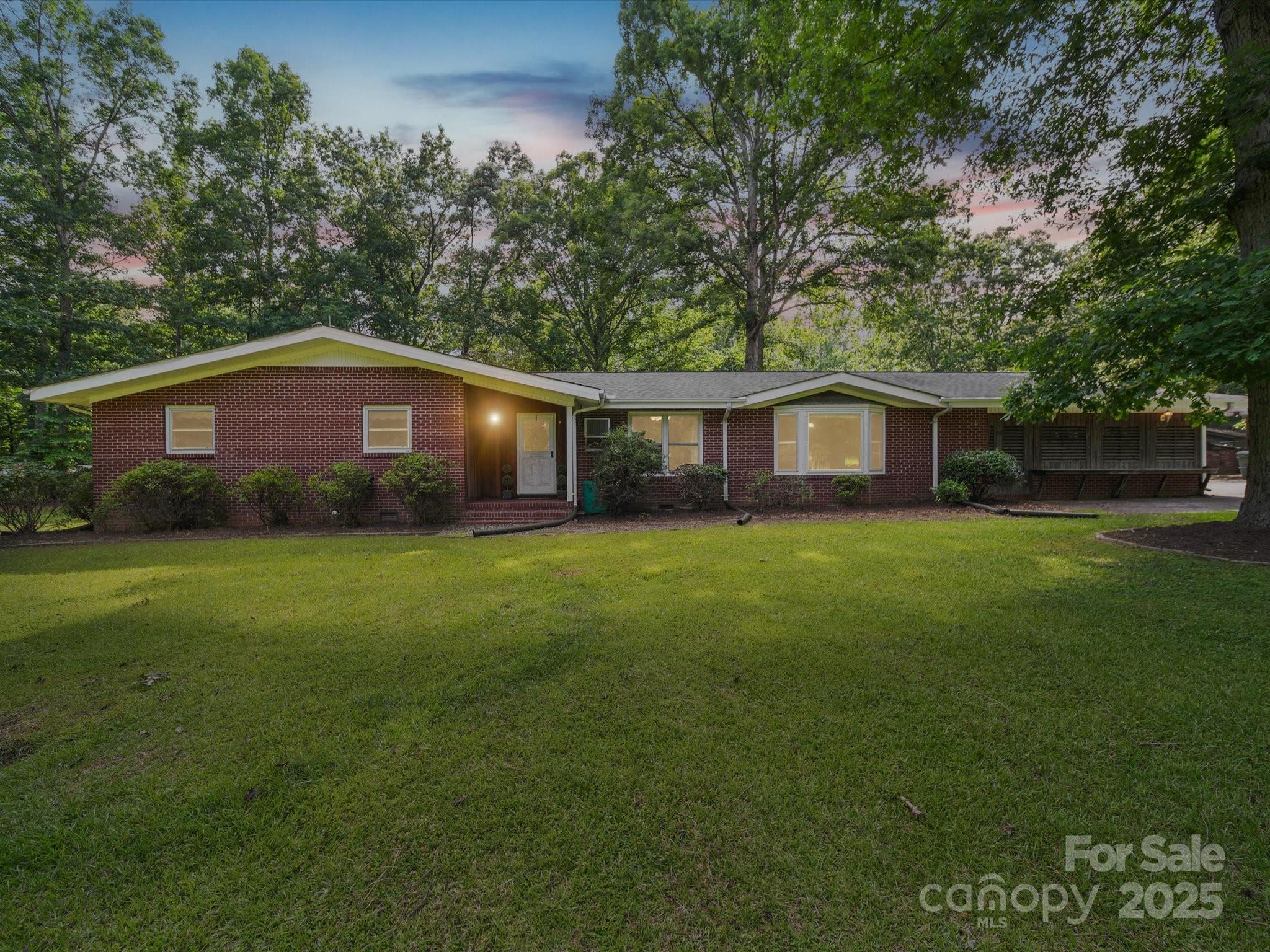 2831 Puetts Chapel Road Property Photo 1