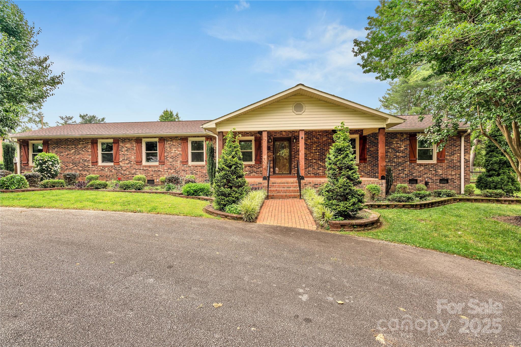 268 Margate Circle Property Photo 1