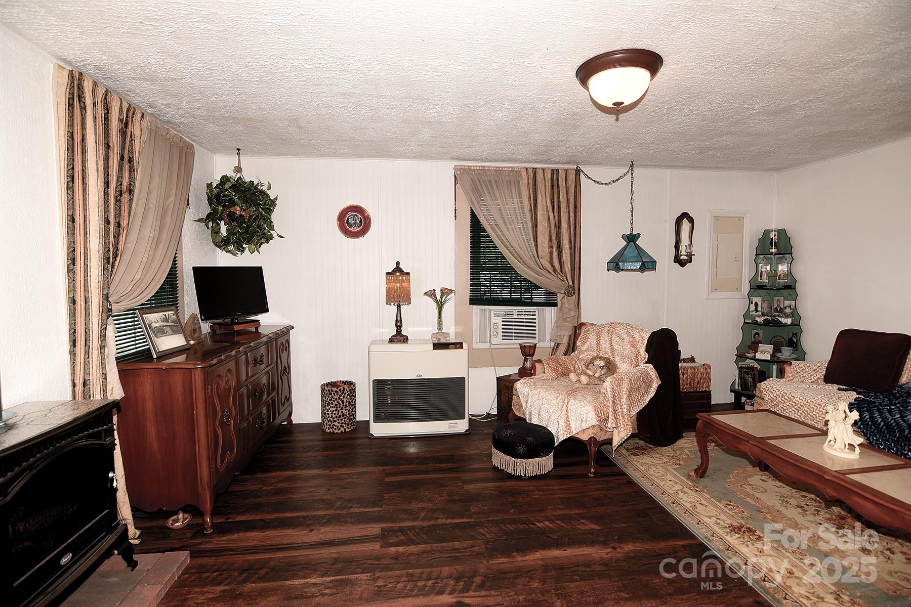 19 Mingus Street Property Photo 12