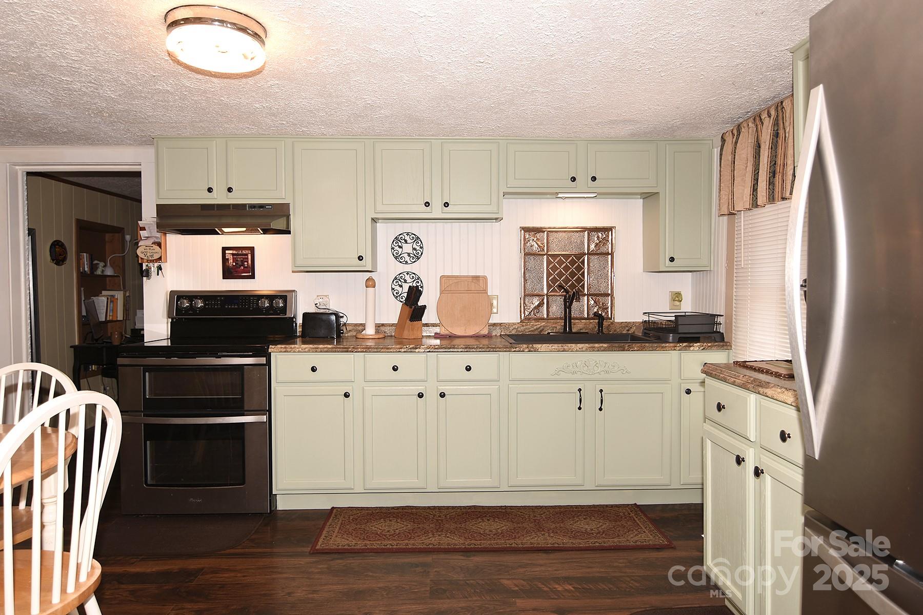 19 Mingus Street Property Photo 15