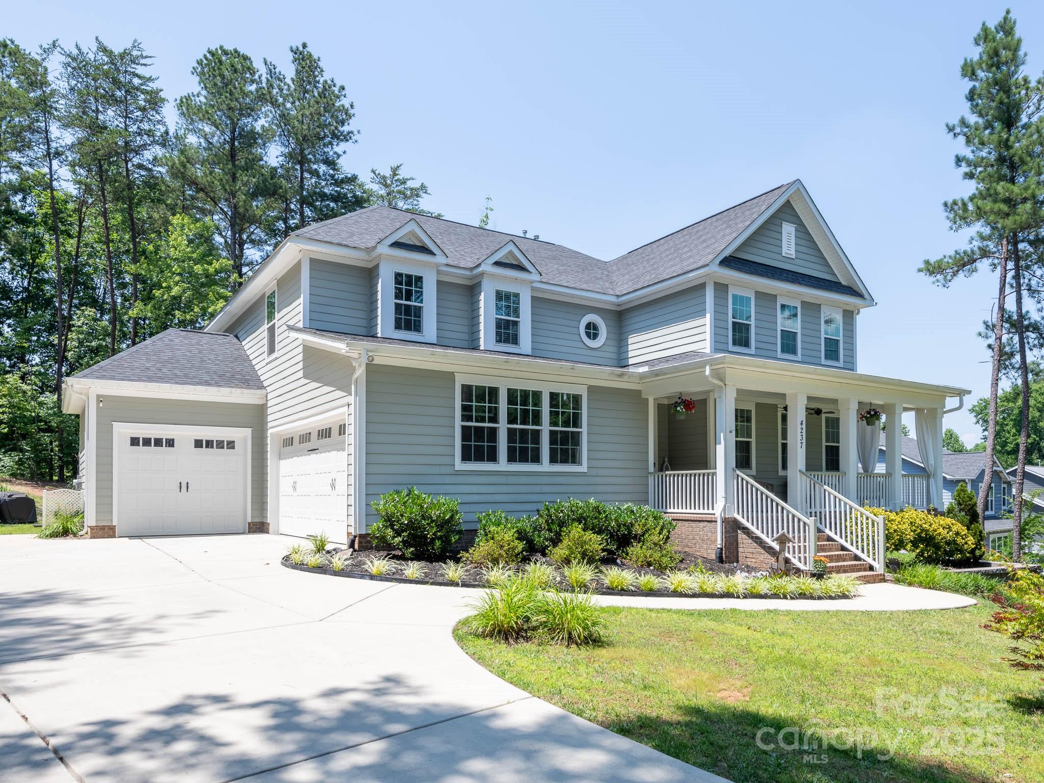 4237 Island Fox Lane Property Photo 1