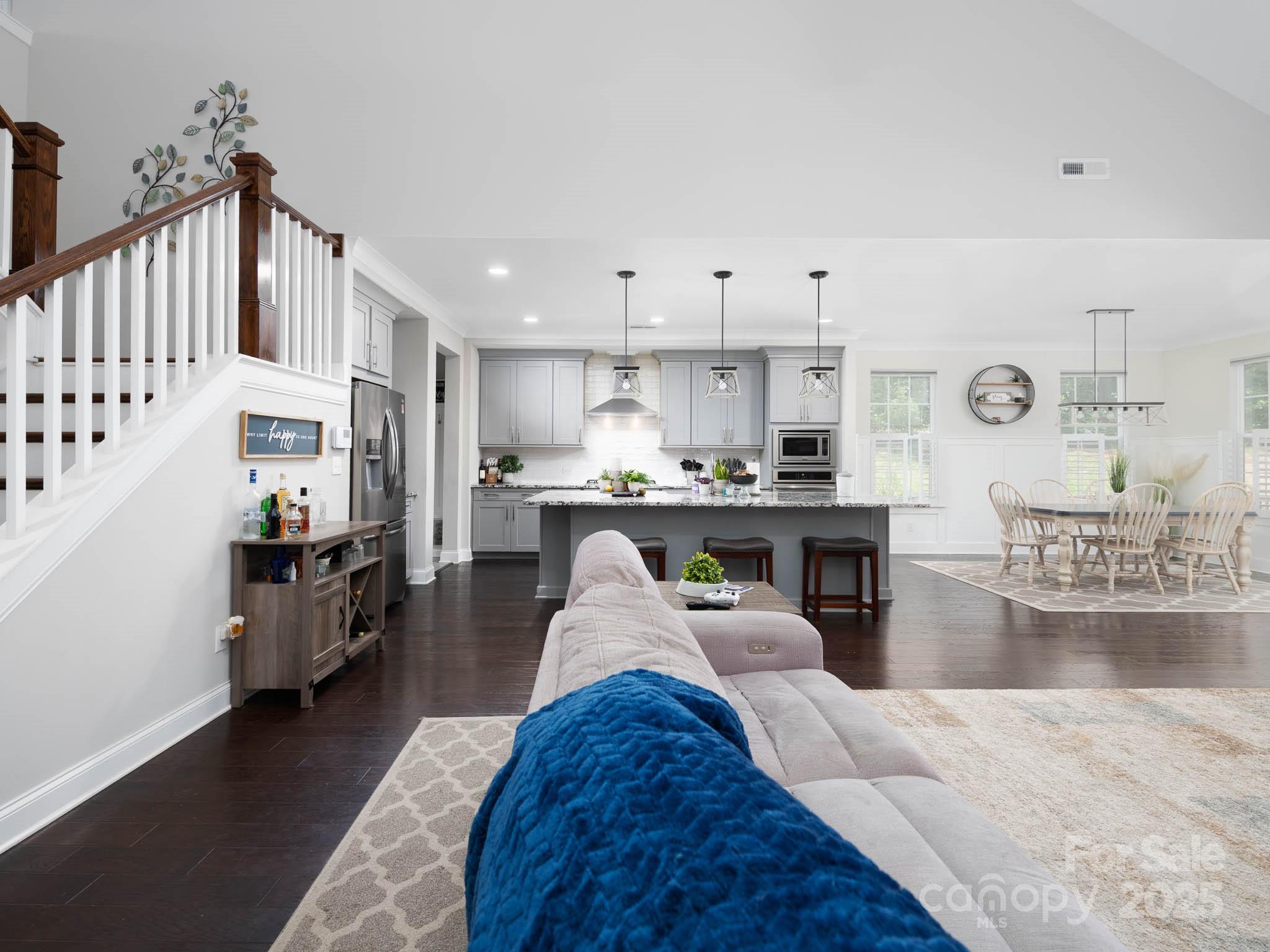 4237 Island Fox Lane Property Photo 8