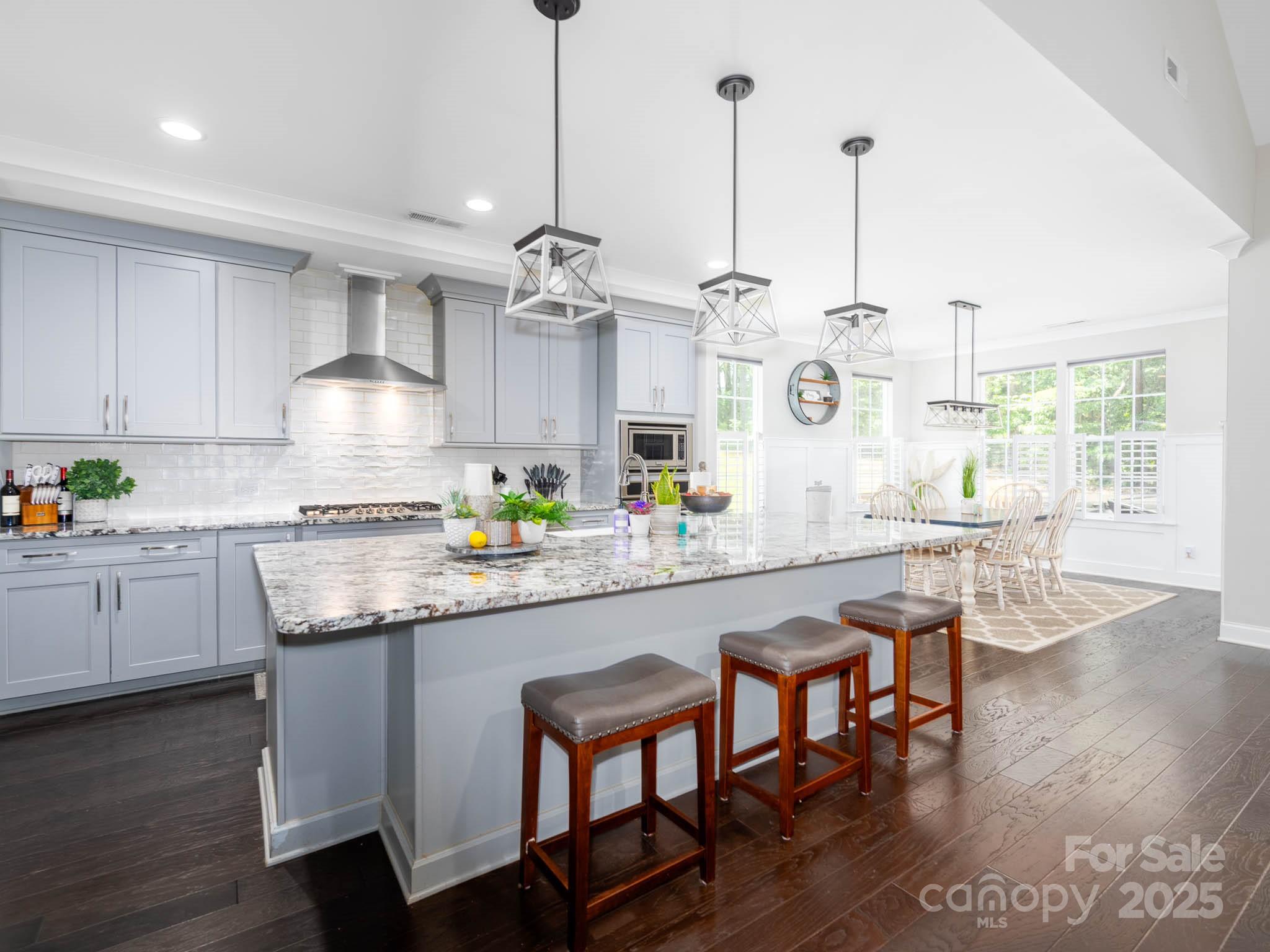 4237 Island Fox Lane Property Photo 9