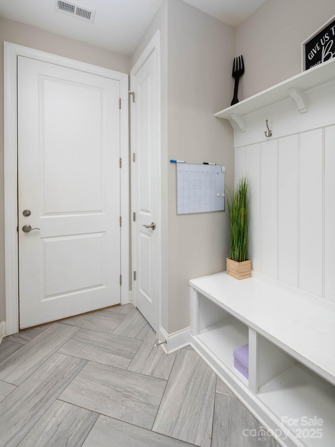 4237 Island Fox Lane Property Photo 13