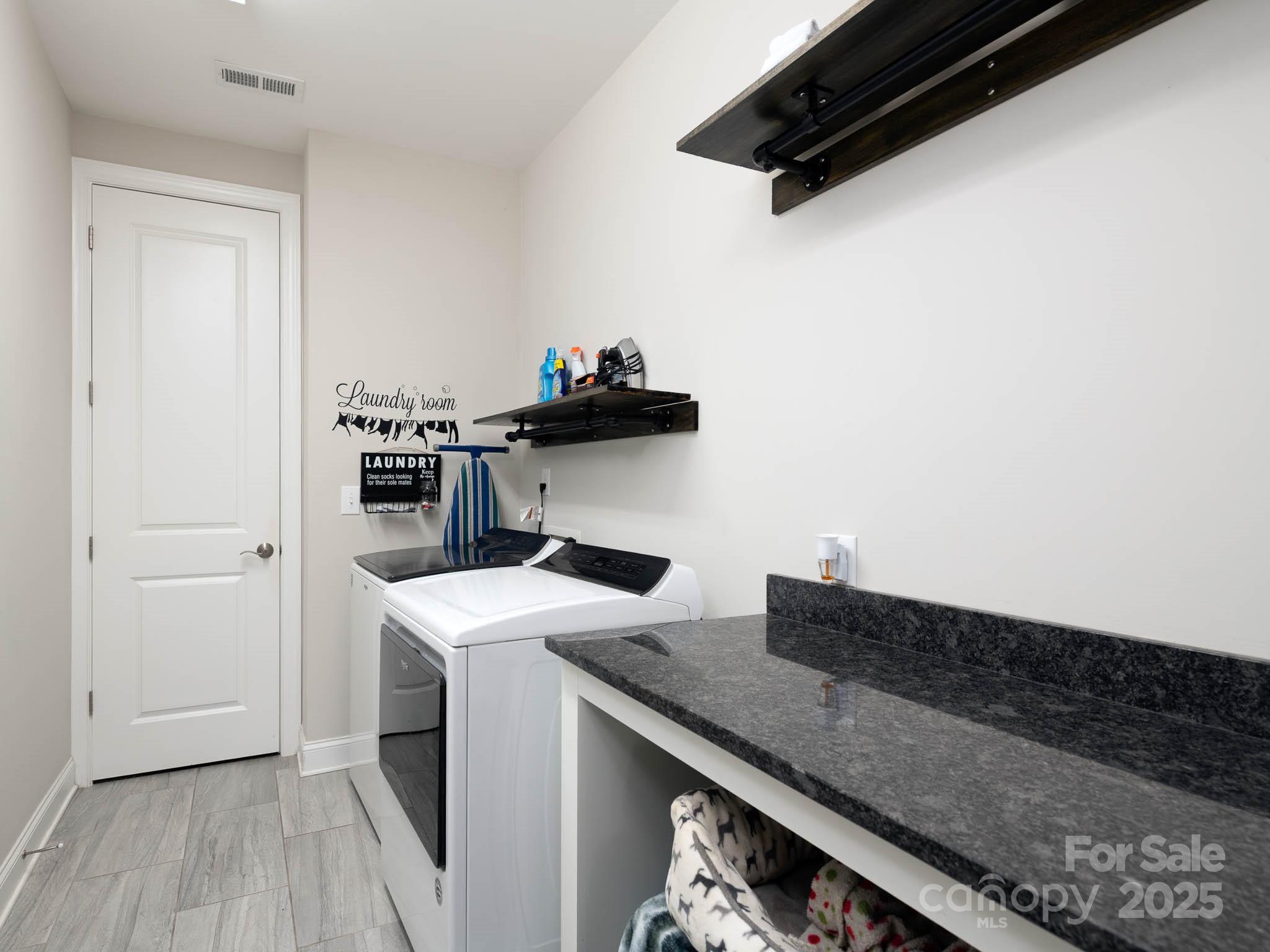 4237 Island Fox Lane Property Photo 22