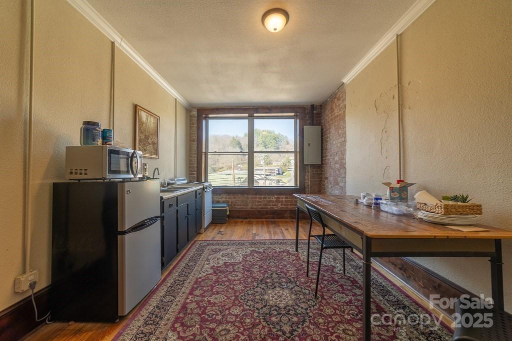 562 W Main Street Property Photo 31