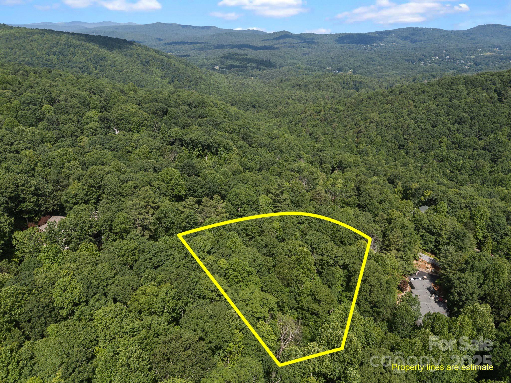 360 Kenmure Drive Property Photo 4