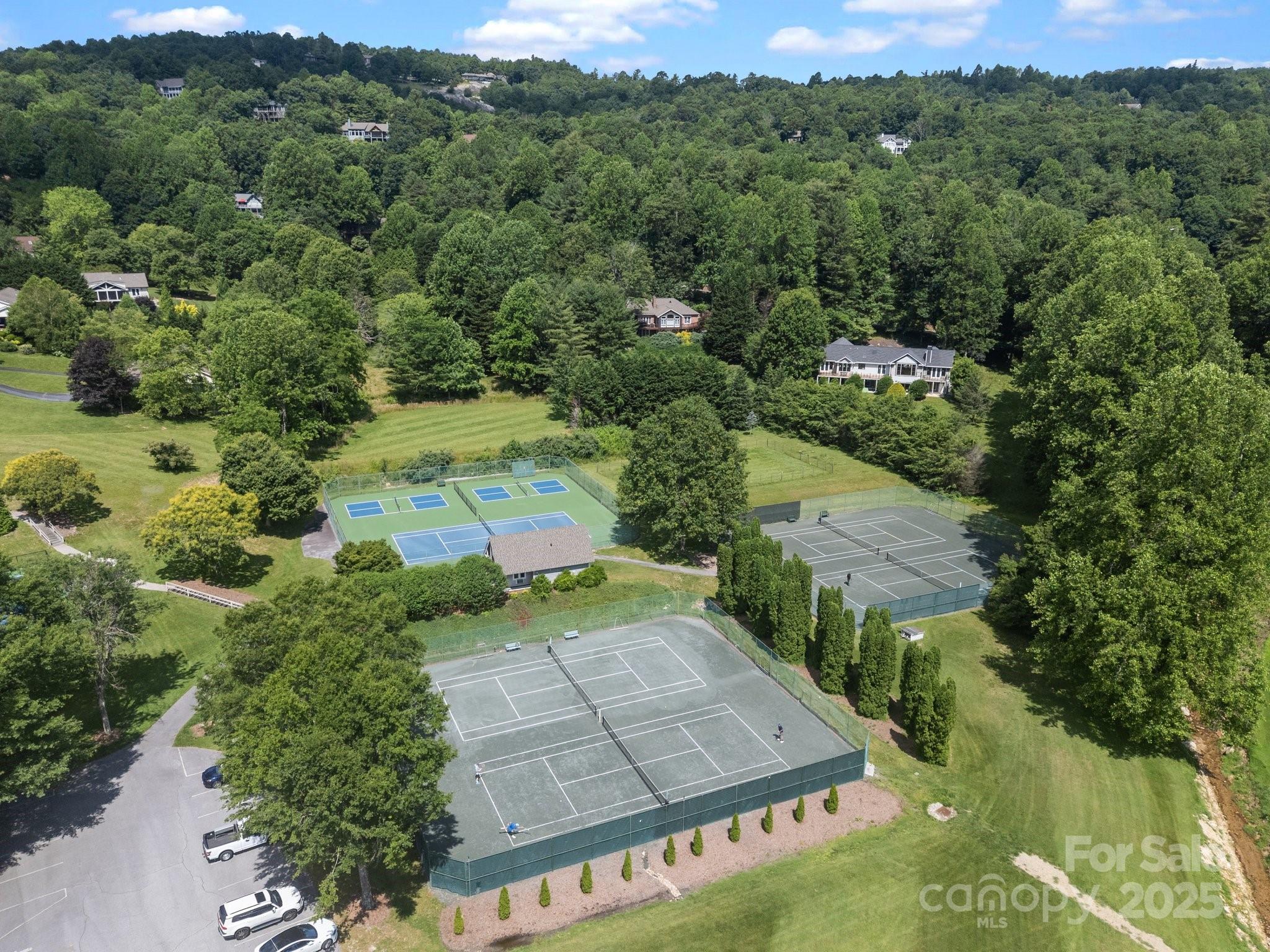 360 Kenmure Drive Property Photo 11