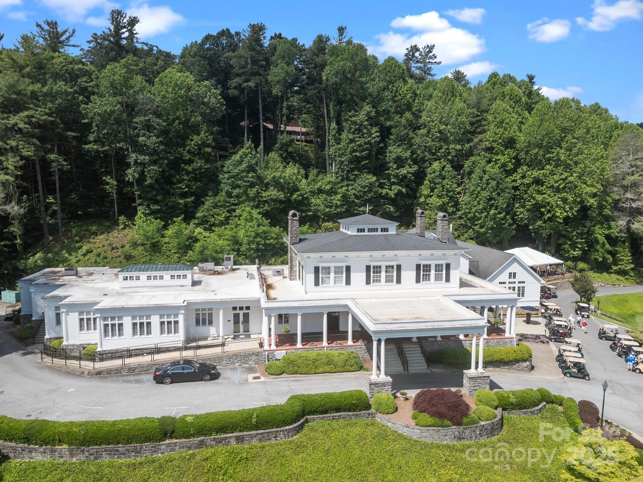 360 Kenmure Drive Property Photo 14