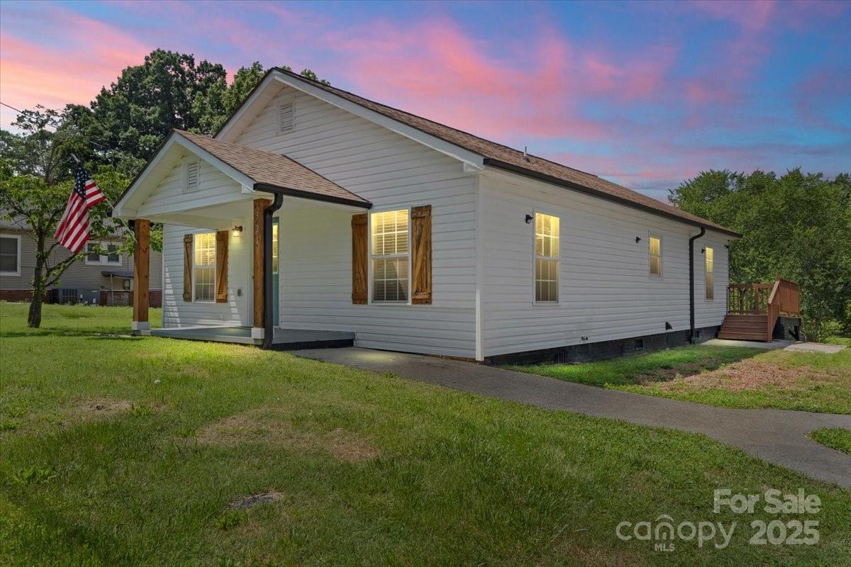 321 E Taylor Street Property Photo 2