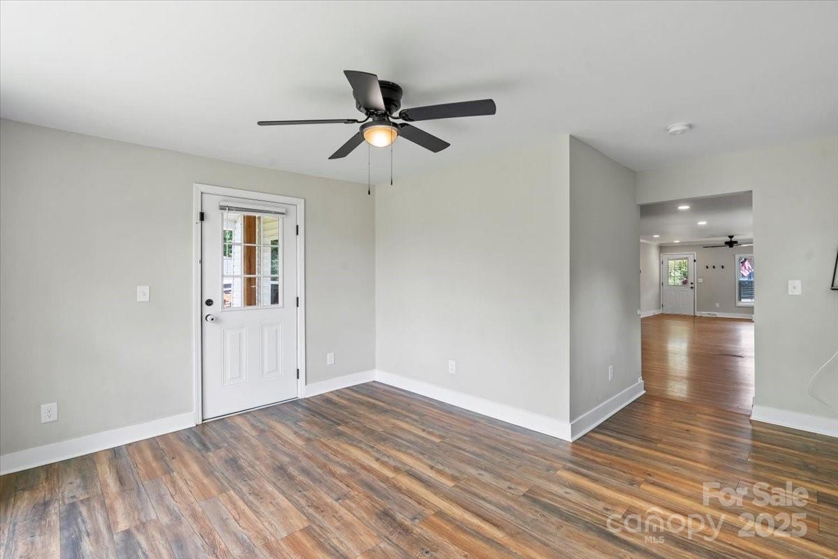 321 E Taylor Street Property Photo 3