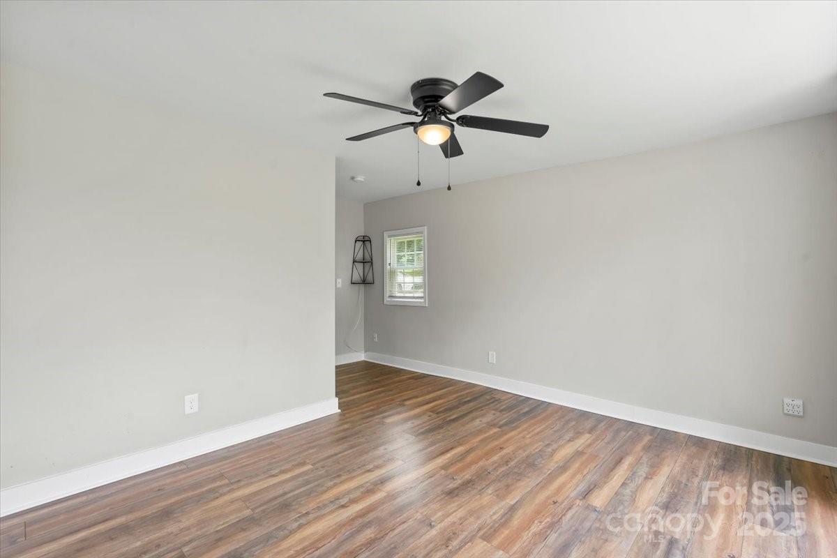 321 E Taylor Street Property Photo 7