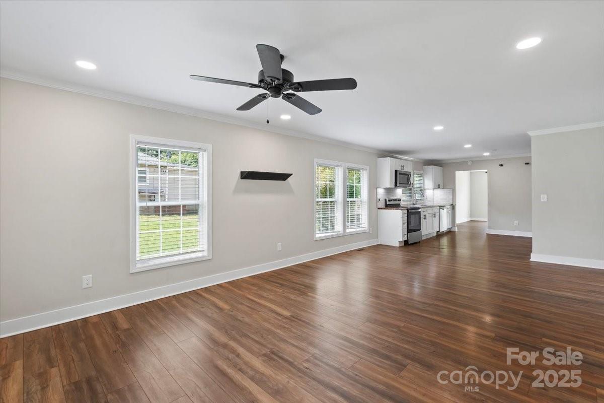 321 E Taylor Street Property Photo 8