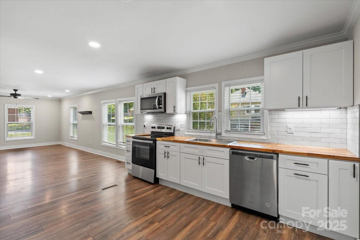 321 E Taylor Street Property Photo 9