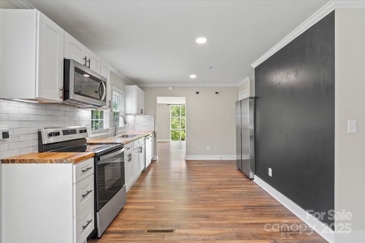 321 E Taylor Street Property Photo 11