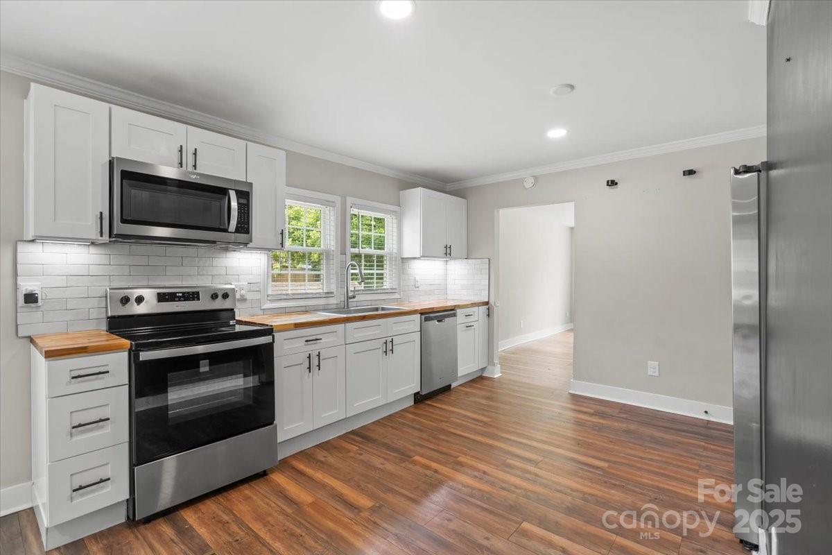 321 E Taylor Street Property Photo 12