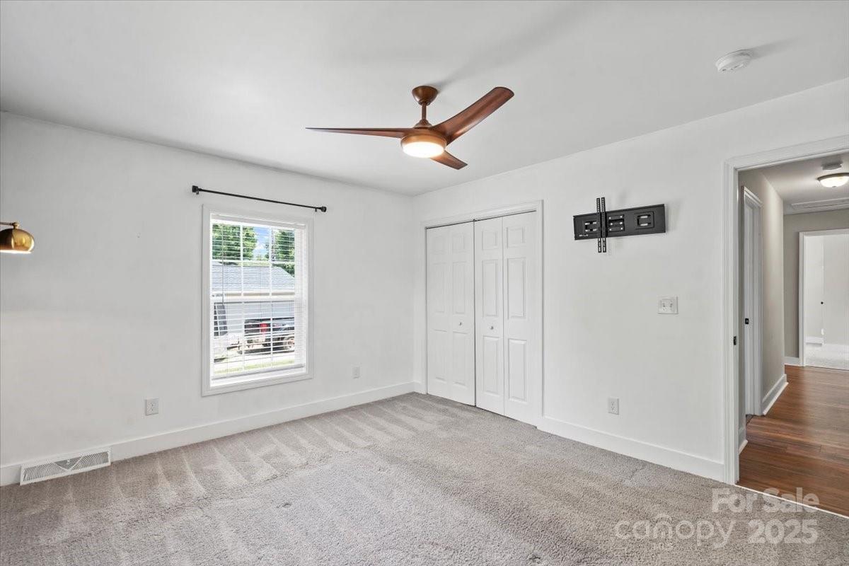 321 E Taylor Street Property Photo 17