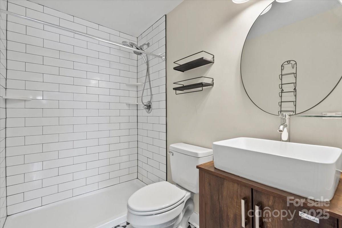 321 E Taylor Street Property Photo 18