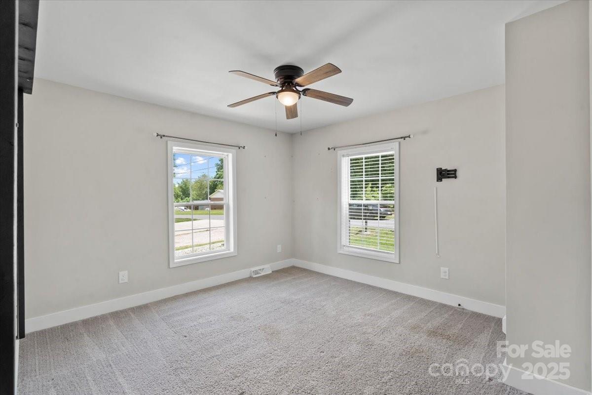 321 E Taylor Street Property Photo 20