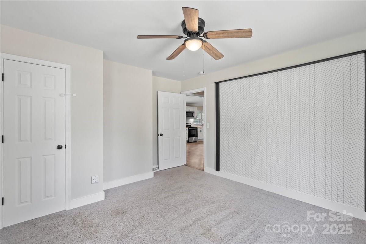 321 E Taylor Street Property Photo 23